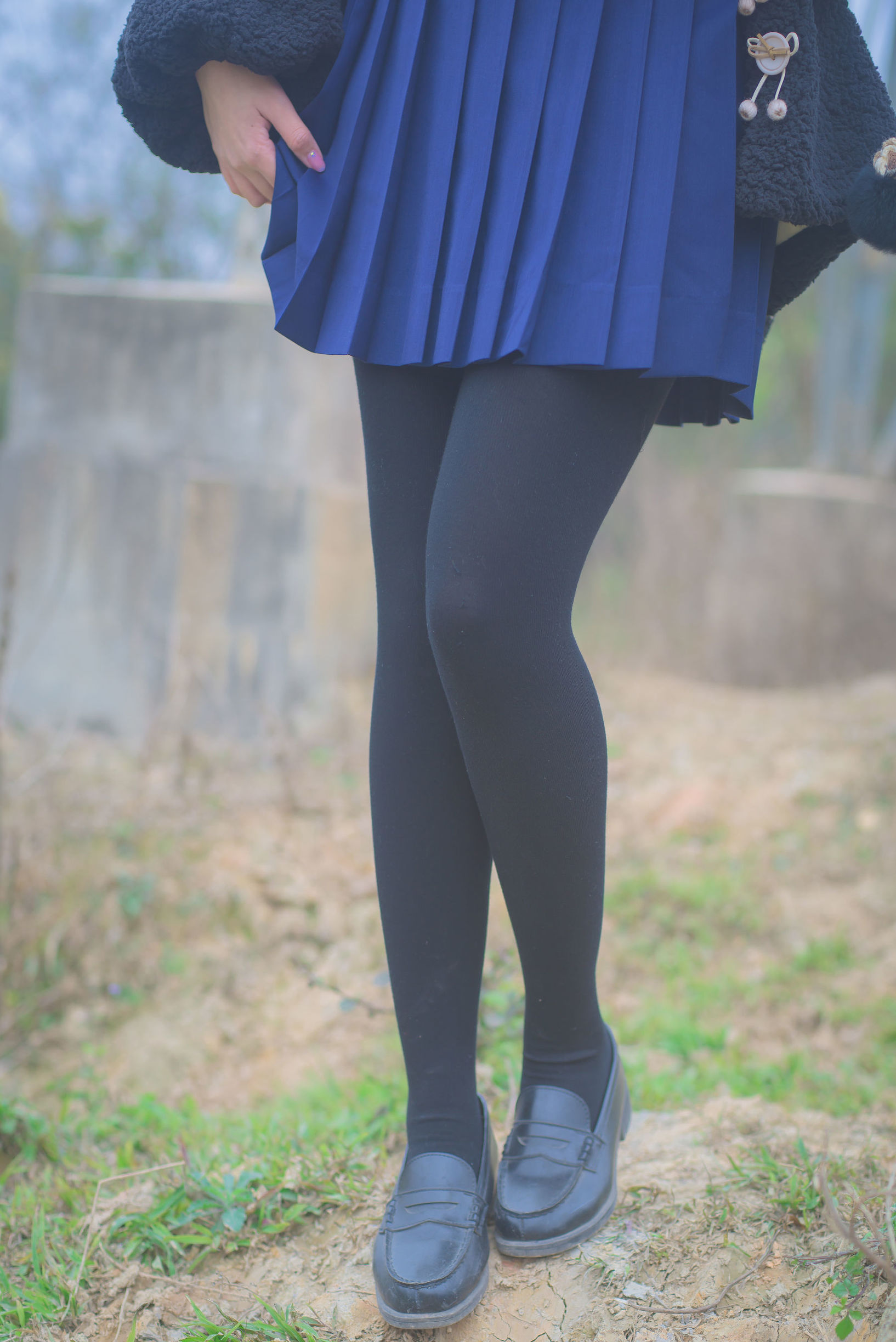 Cosplay Photos] Popular Coser Er Zuo Nisa - Early Spring Outdoor Shoot