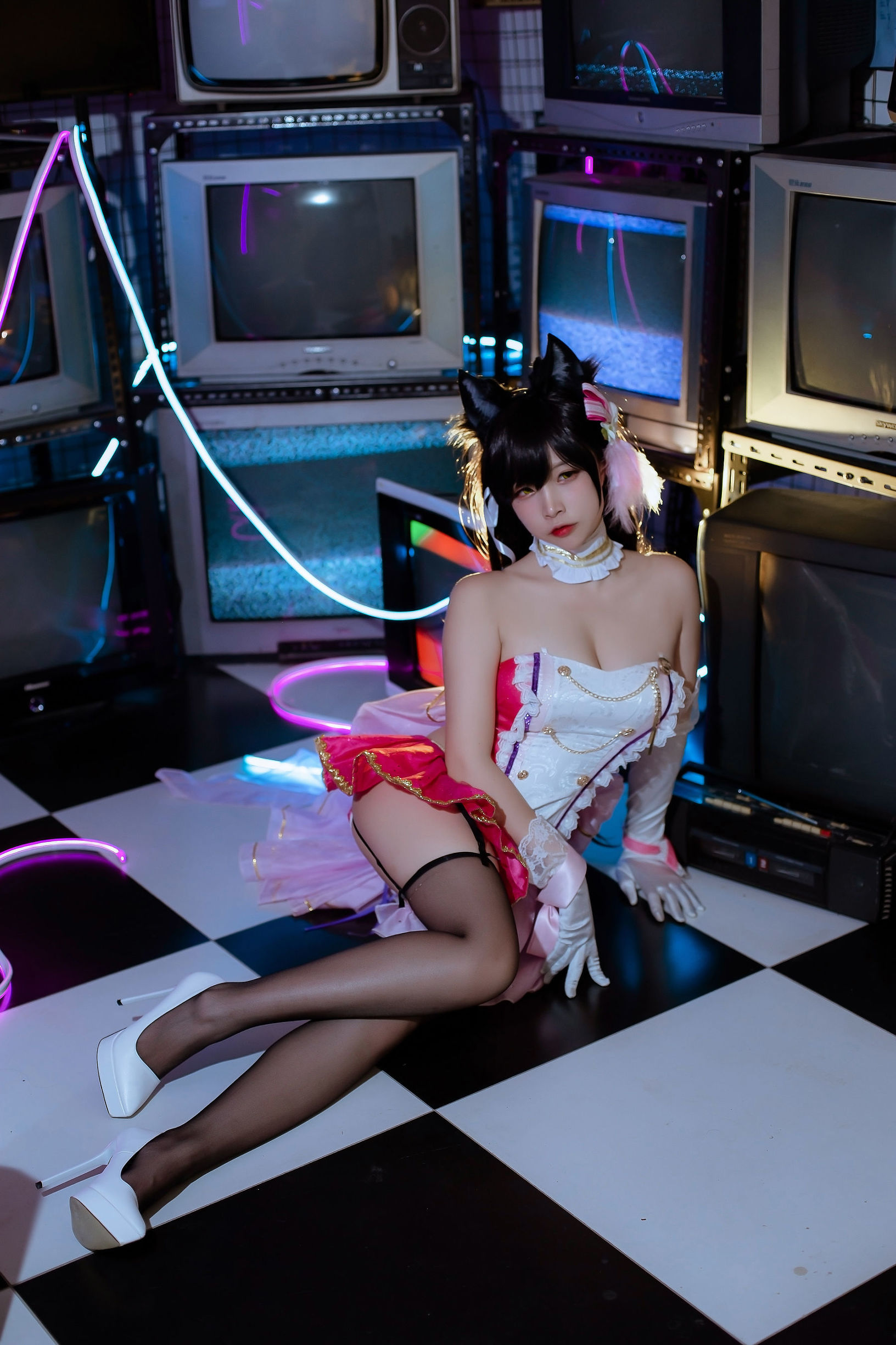 Ảnh Cosplay] Coser phổ biến Nhị Tả Nisa - Atago của Azur Lane trang phục biểu diễn