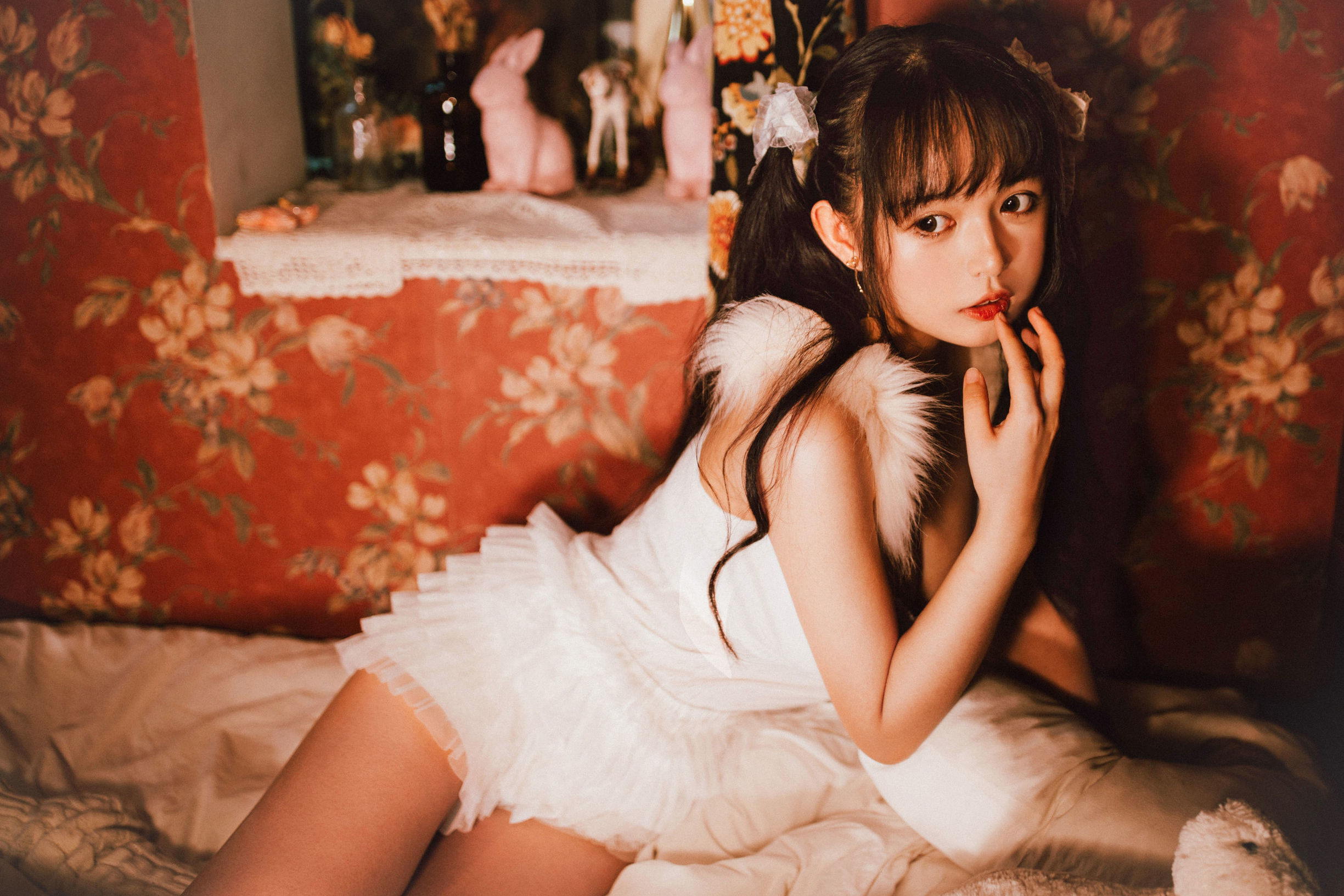 Cosplay Ảnh] Đại Nhãn Mông Muội Hắc Miêu Miêu OvO - Tóc Trắng Đôi Đuôi Ngựa