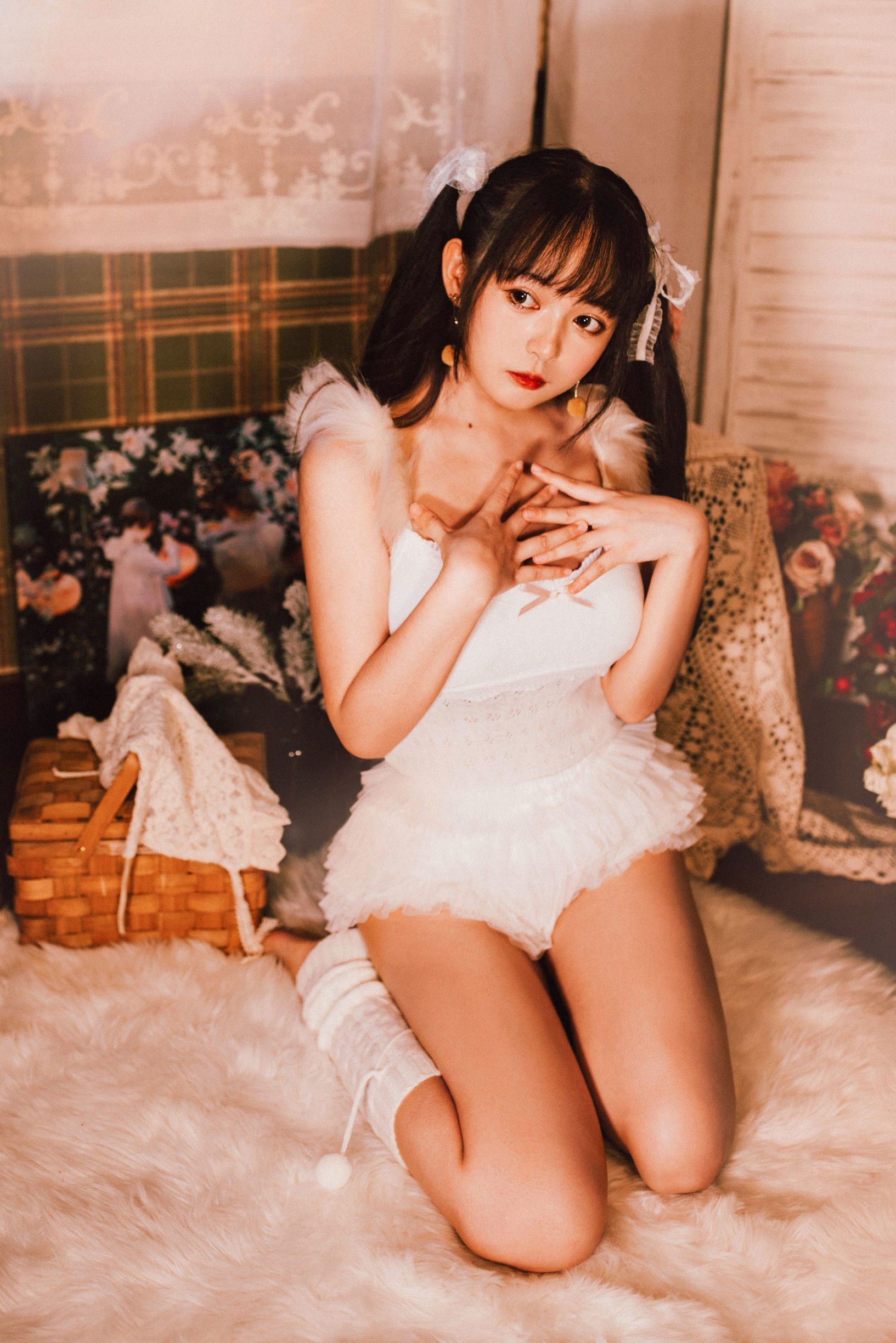 Cosplay Ảnh] Đại Nhãn Mông Muội Hắc Miêu Miêu OvO - Tóc Trắng Đôi Đuôi Ngựa