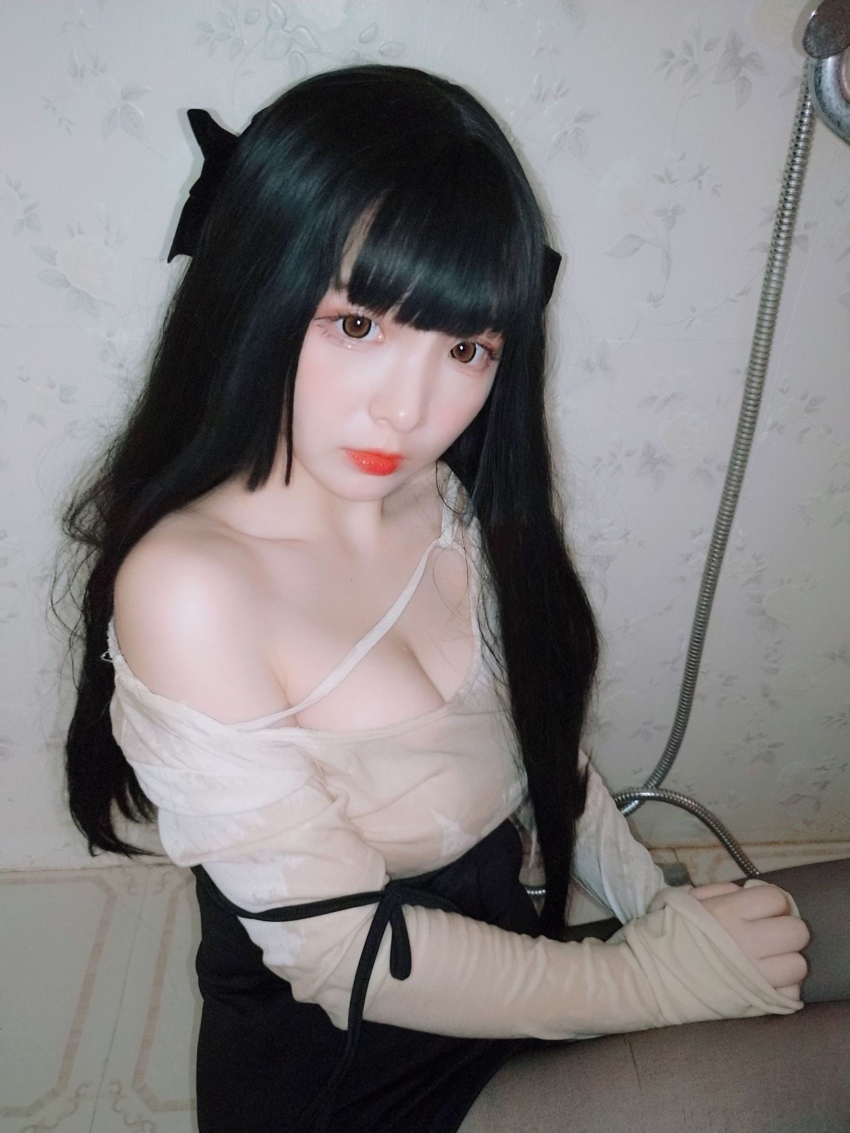 Cosplay寫真] 二次元美女古川Kagura - 浴室濕身黑絲