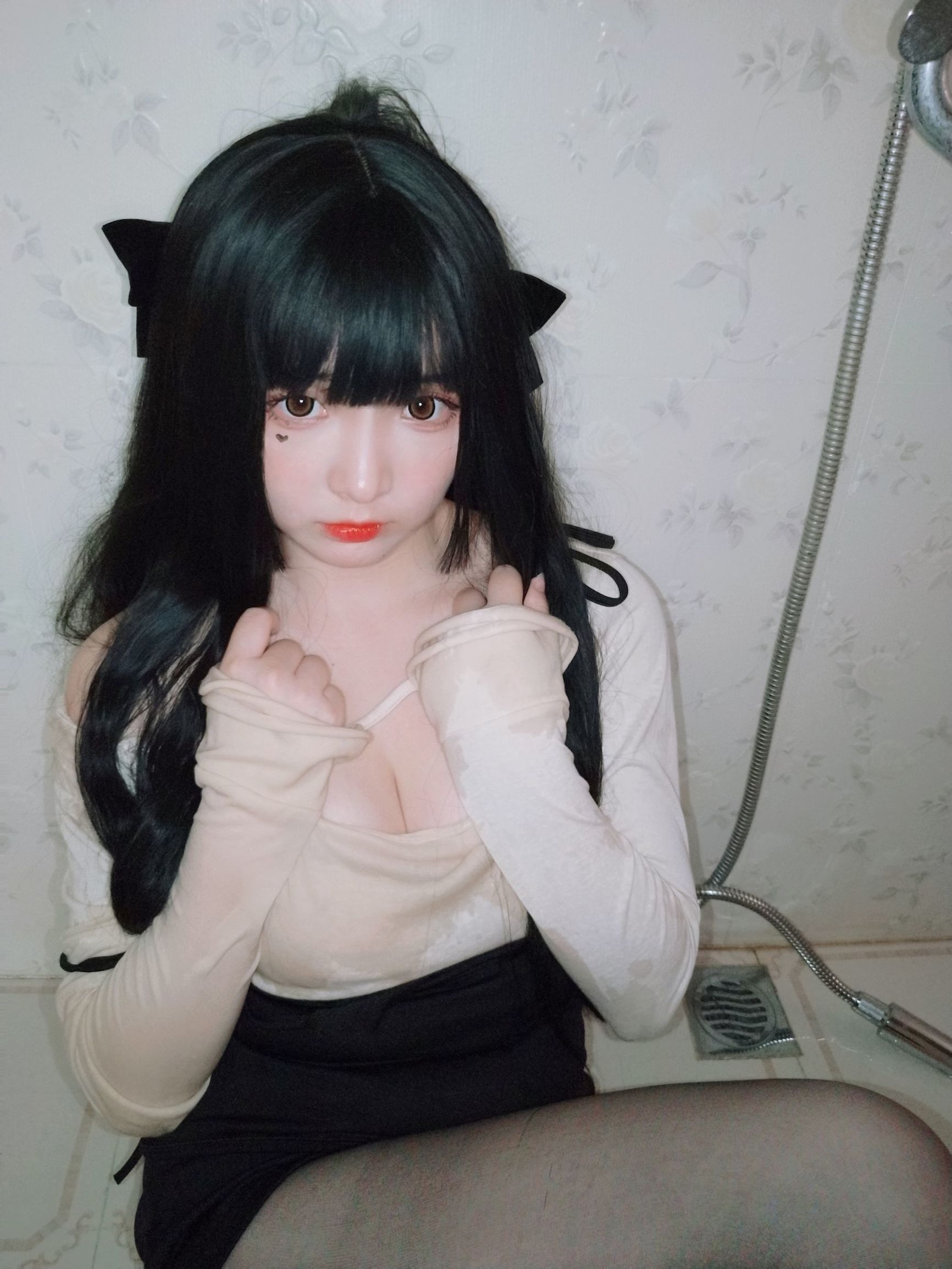 Cosplay寫真] 二次元美女古川Kagura - 浴室濕身黑絲