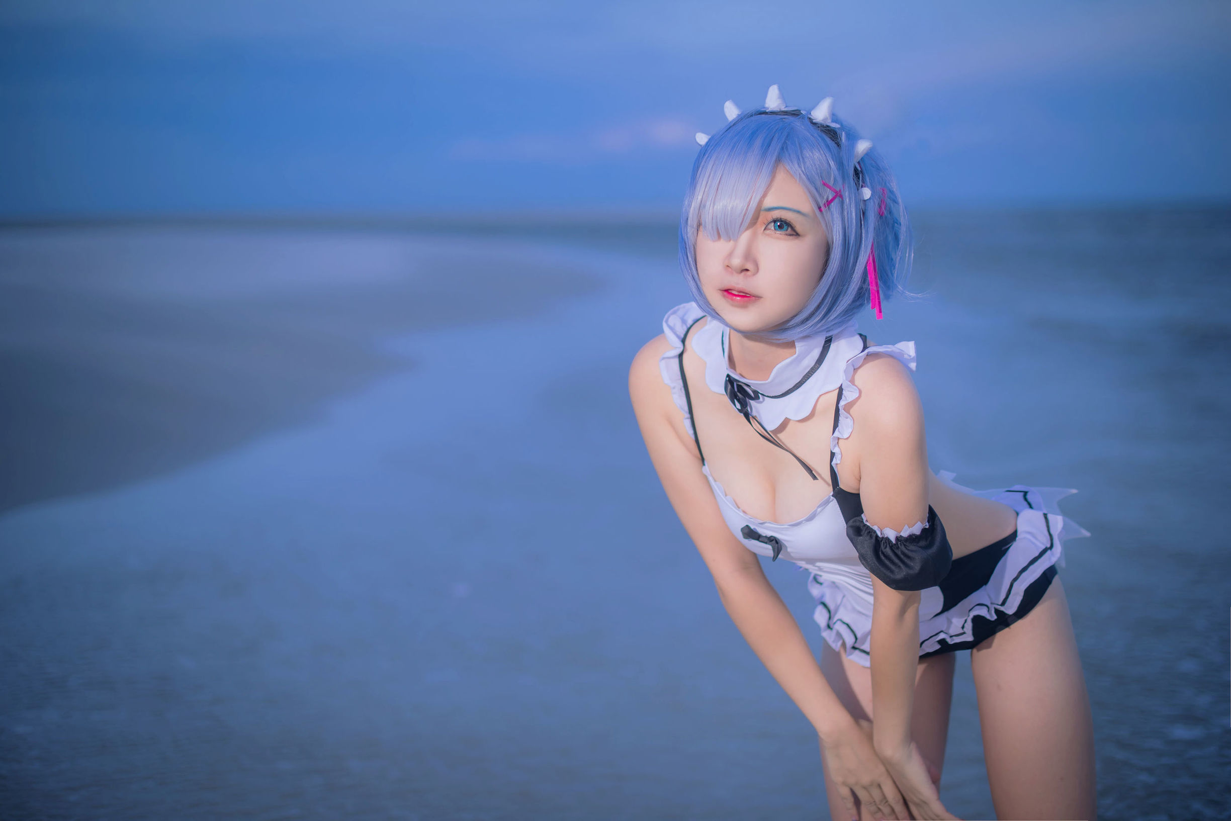 Cosplay Photos] Popular Cosplayer Er Zuo Nisa - Rem Swimsuit
