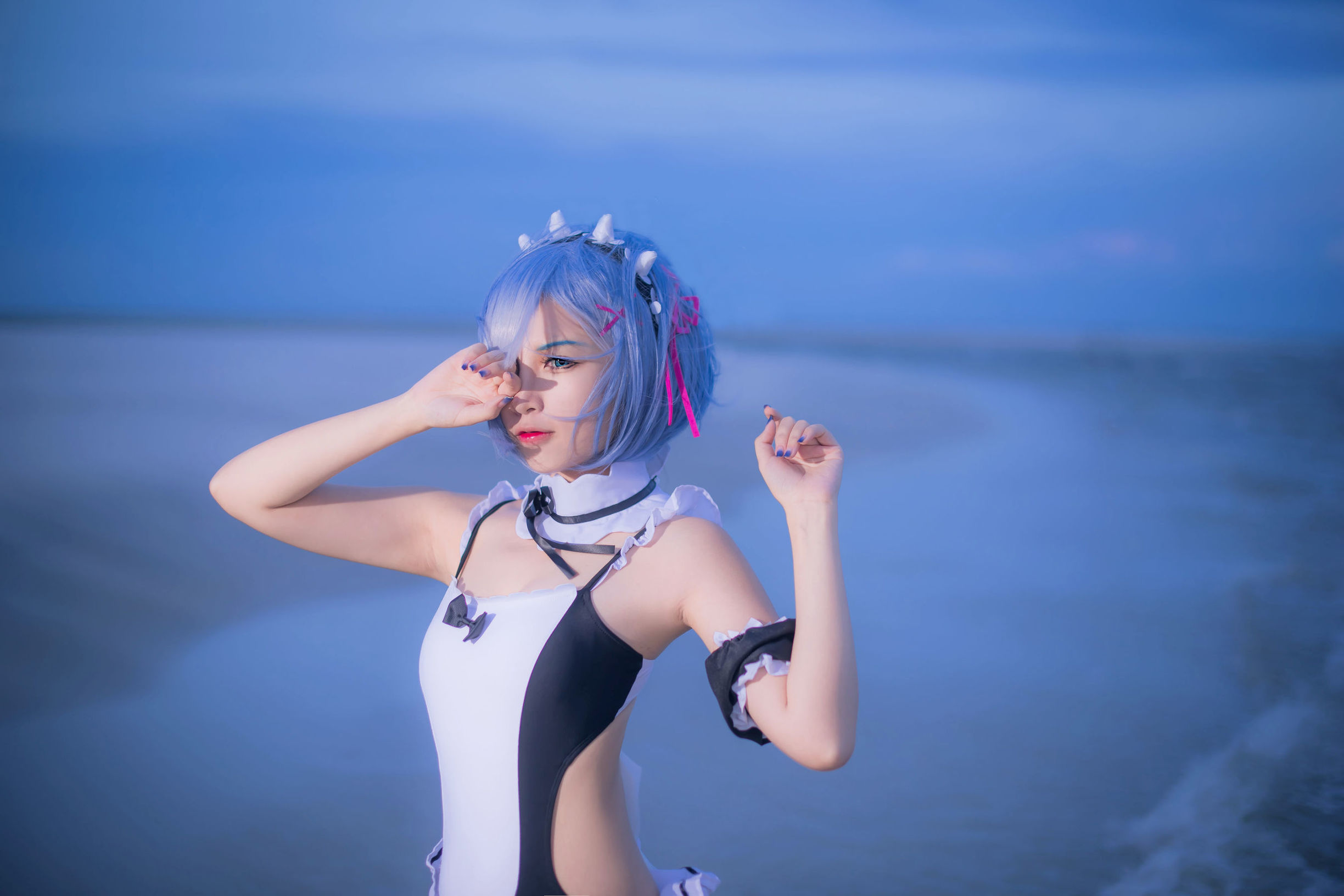 Cosplay Photos] Popular Cosplayer Er Zuo Nisa - Rem Swimsuit