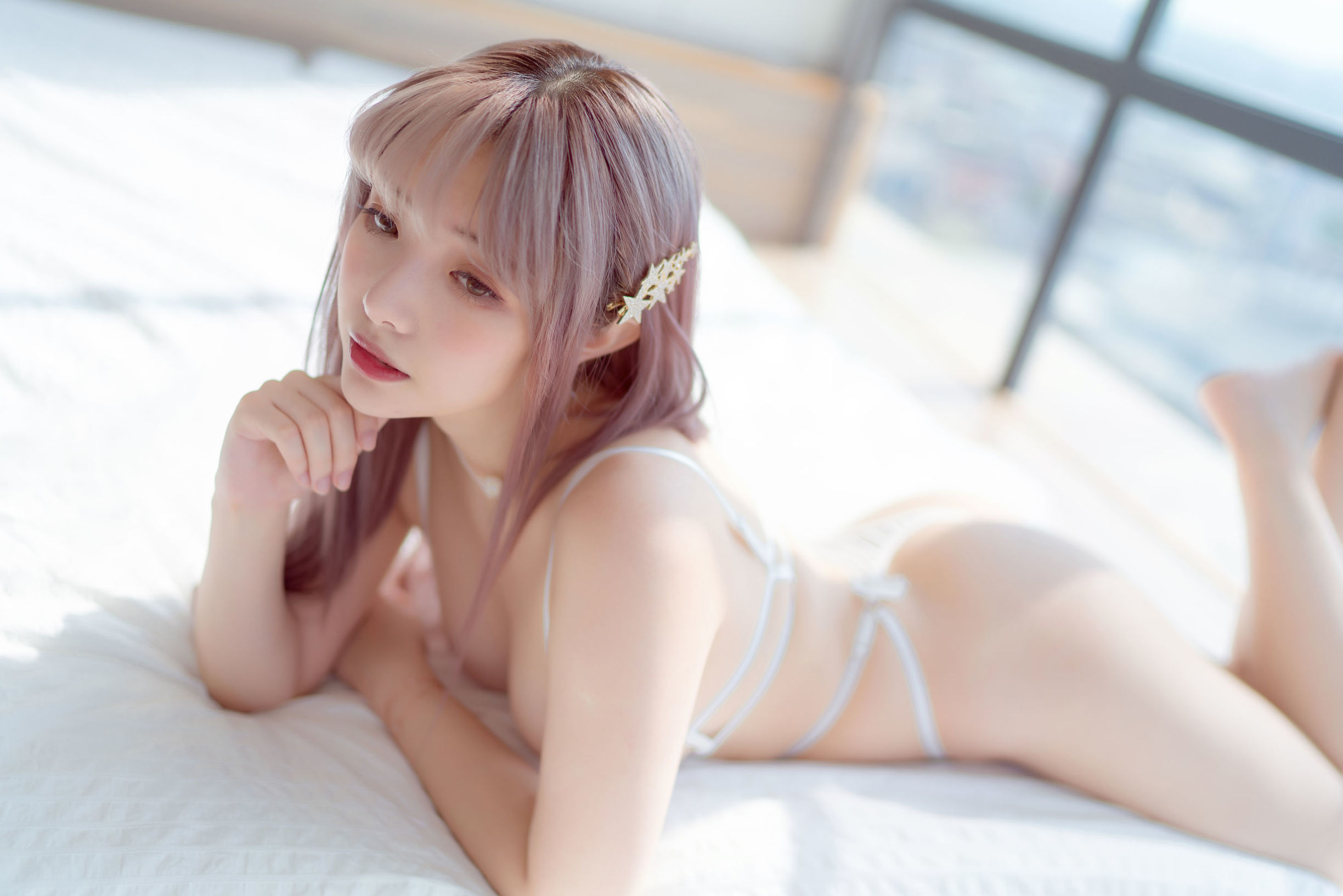 Cosplay寫真] 動漫博主雯妹 - 白色鏤空