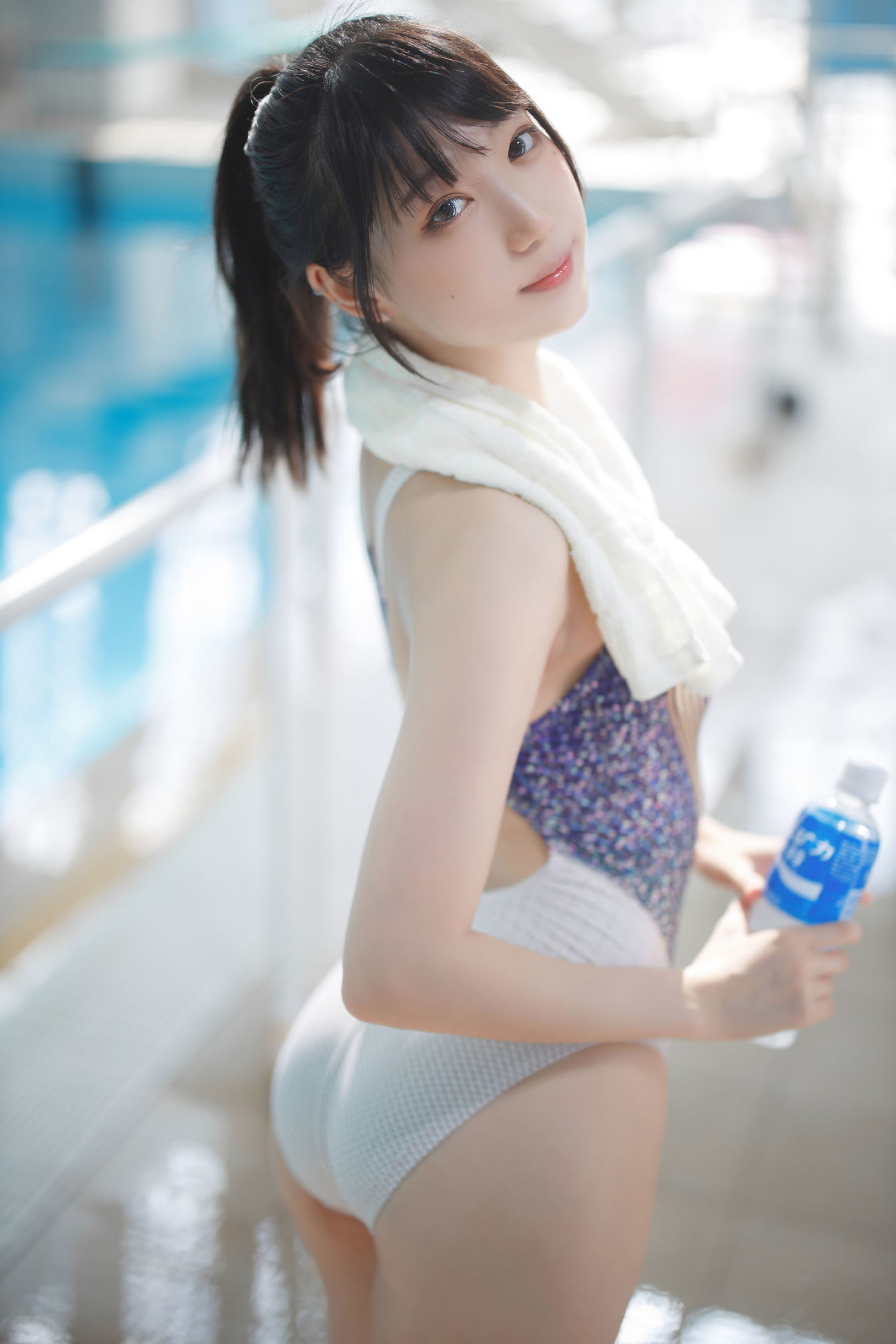 Cosplay Ảnh] Châu Kỵ là Thỏ Thỏ Dễ Thương - Bơi Lội Thi Đấu
