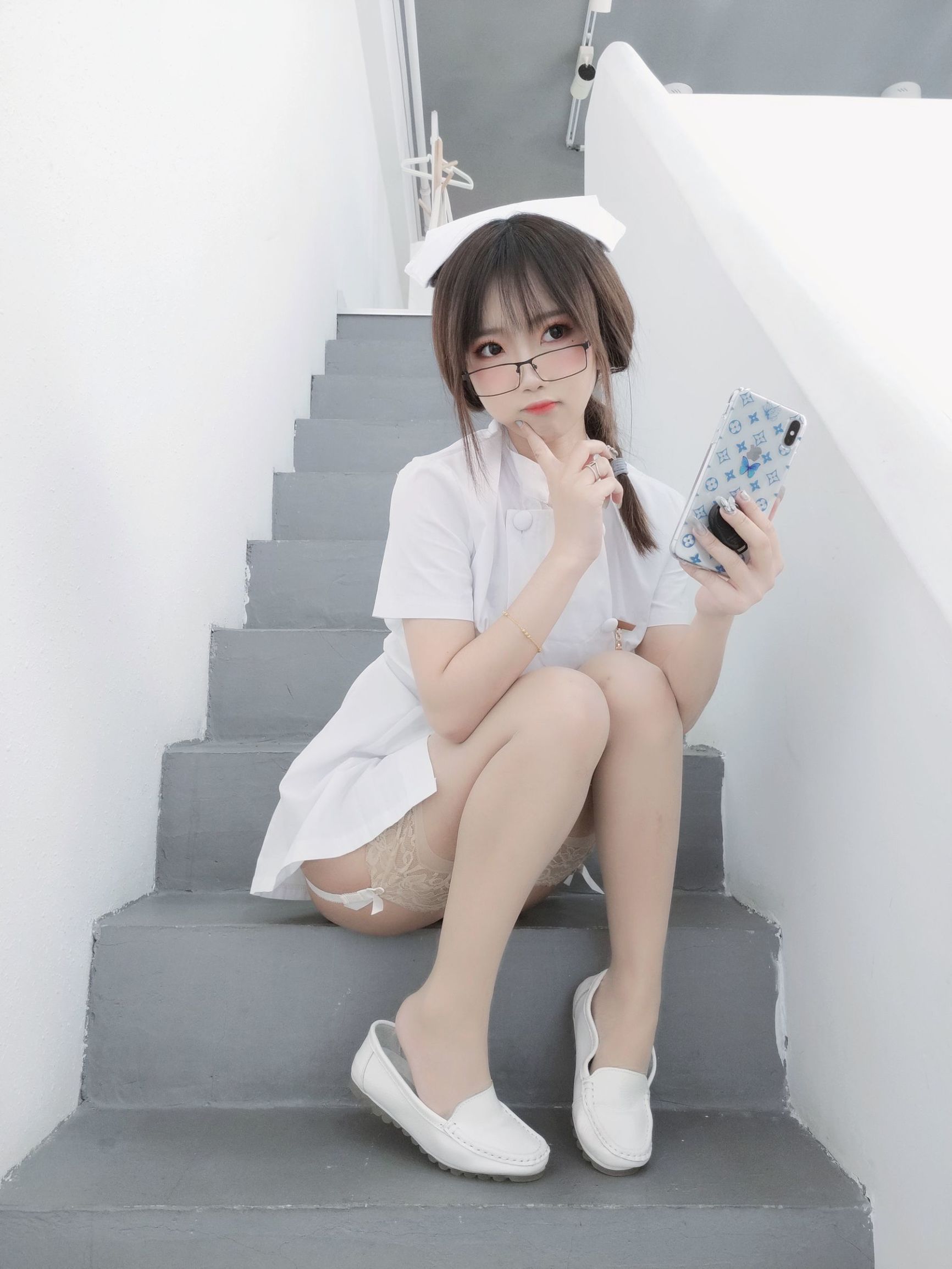 Cosplay Ảnh] Gái xinh da trắng mịn Guichu Yao - Nữ y tá ngốc