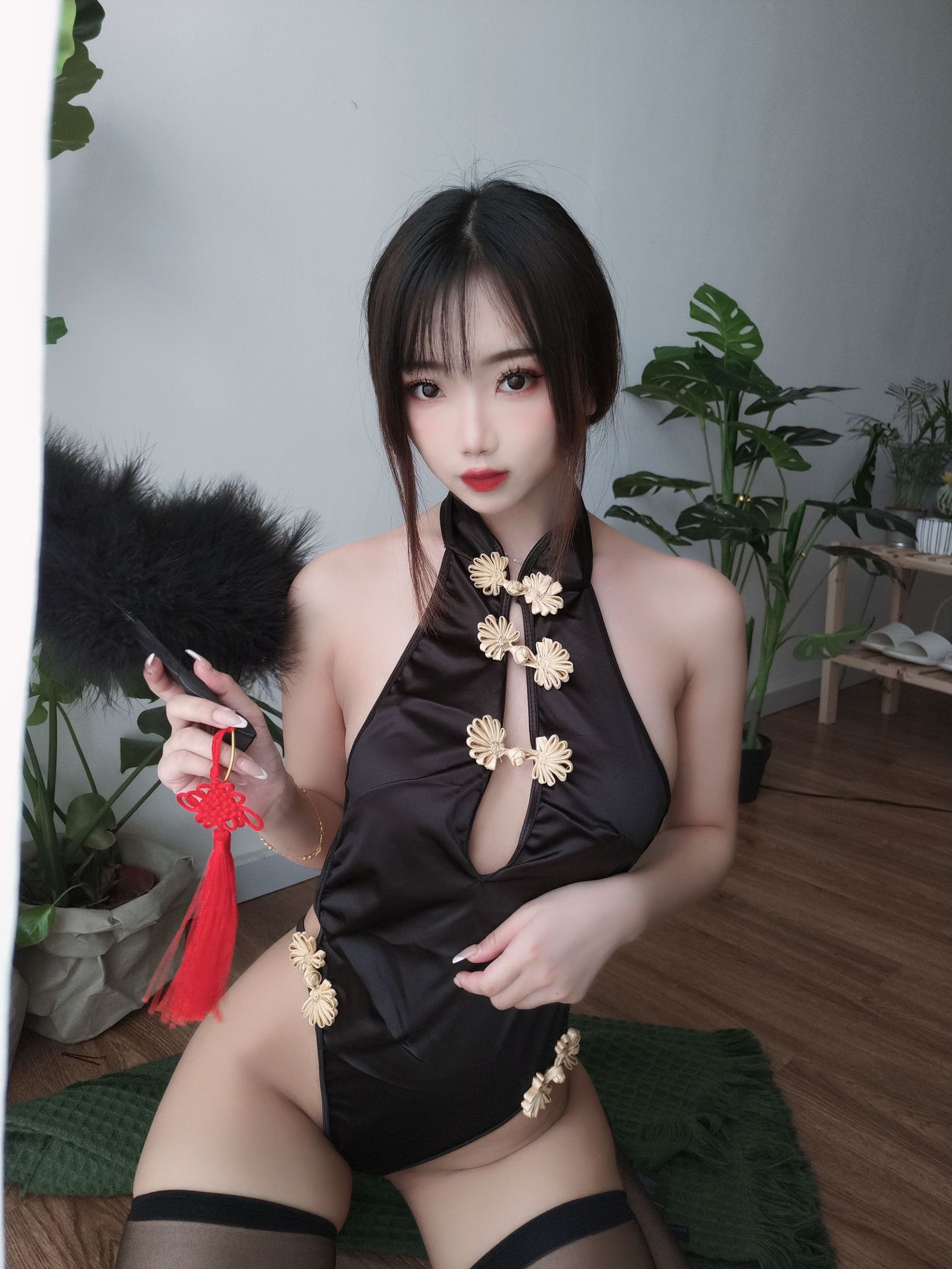 Cosplay寫真] 白嫩美少女鬼畜瑶 - 黑色短款旗袍