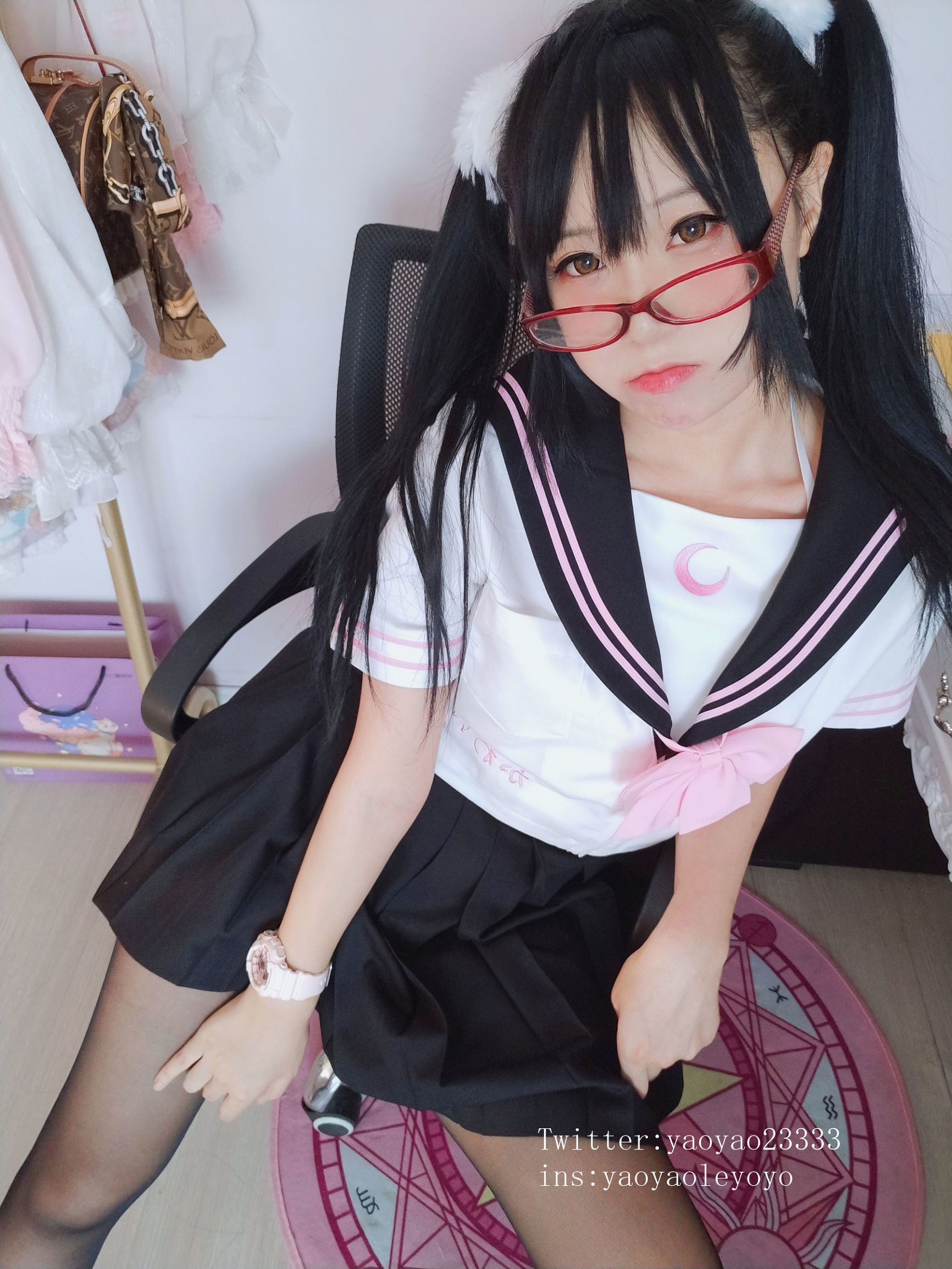Cosplay寫真] 萌妹子Coser搖搖樂yoyo - 黑絲小惡魔