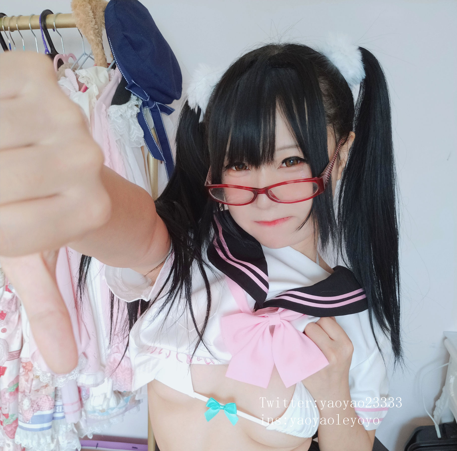 Cosplay Photos] Cute Girl Coser Yao Yao Le Yoyo - Black Stockings Little Devil