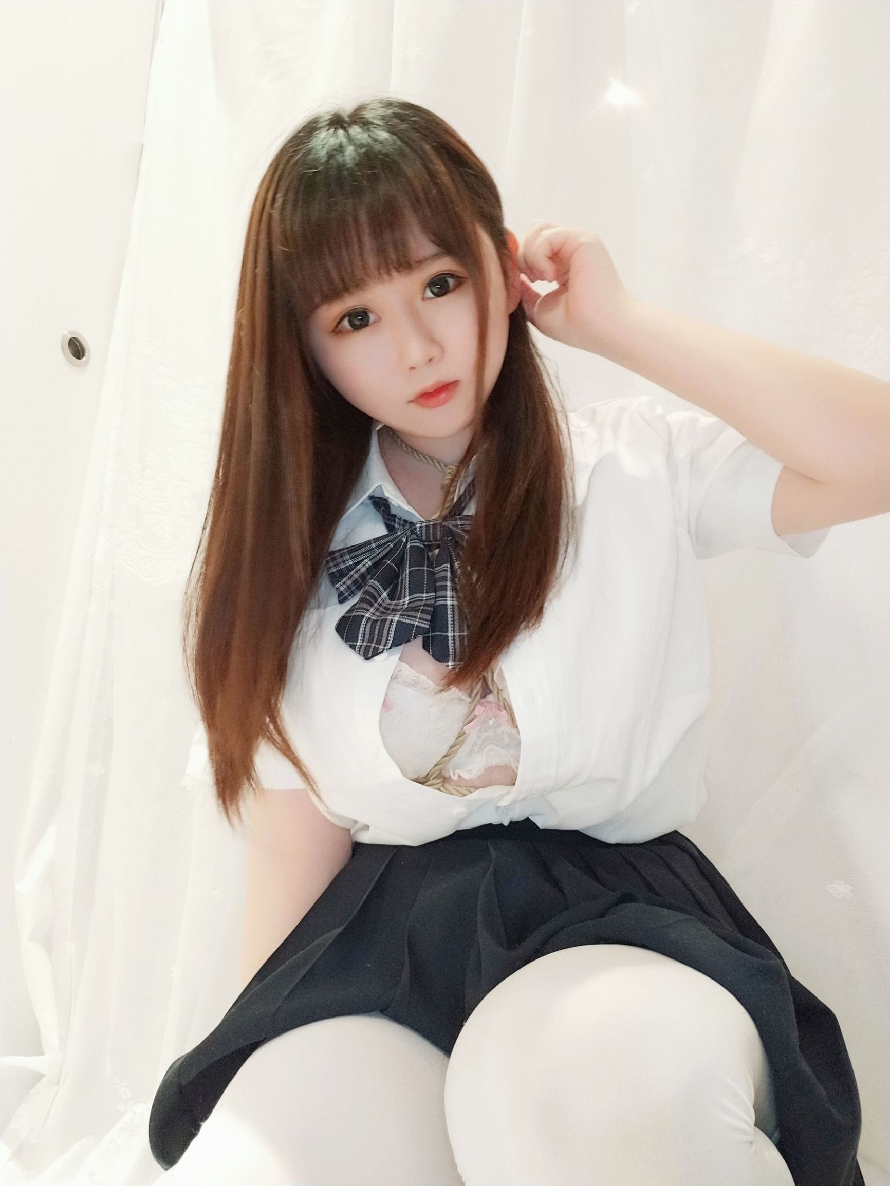 Cosplay寫真] 蜜桃少女是依醬呀 - 裙底的秘密