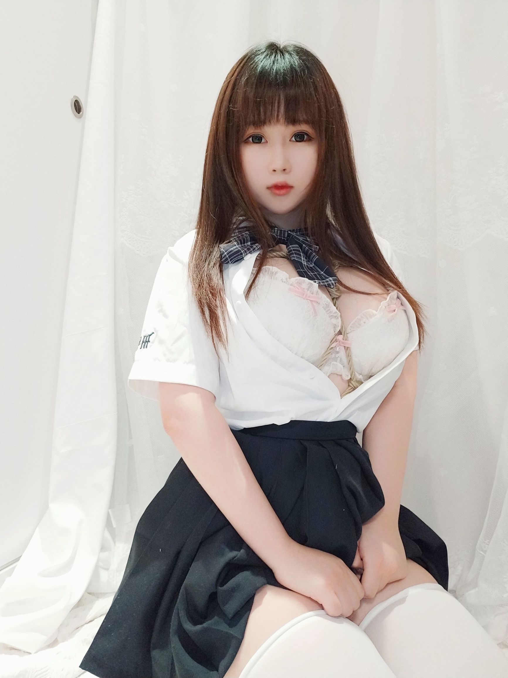 Cosplay寫真] 蜜桃少女是依醬呀 - 裙底的秘密