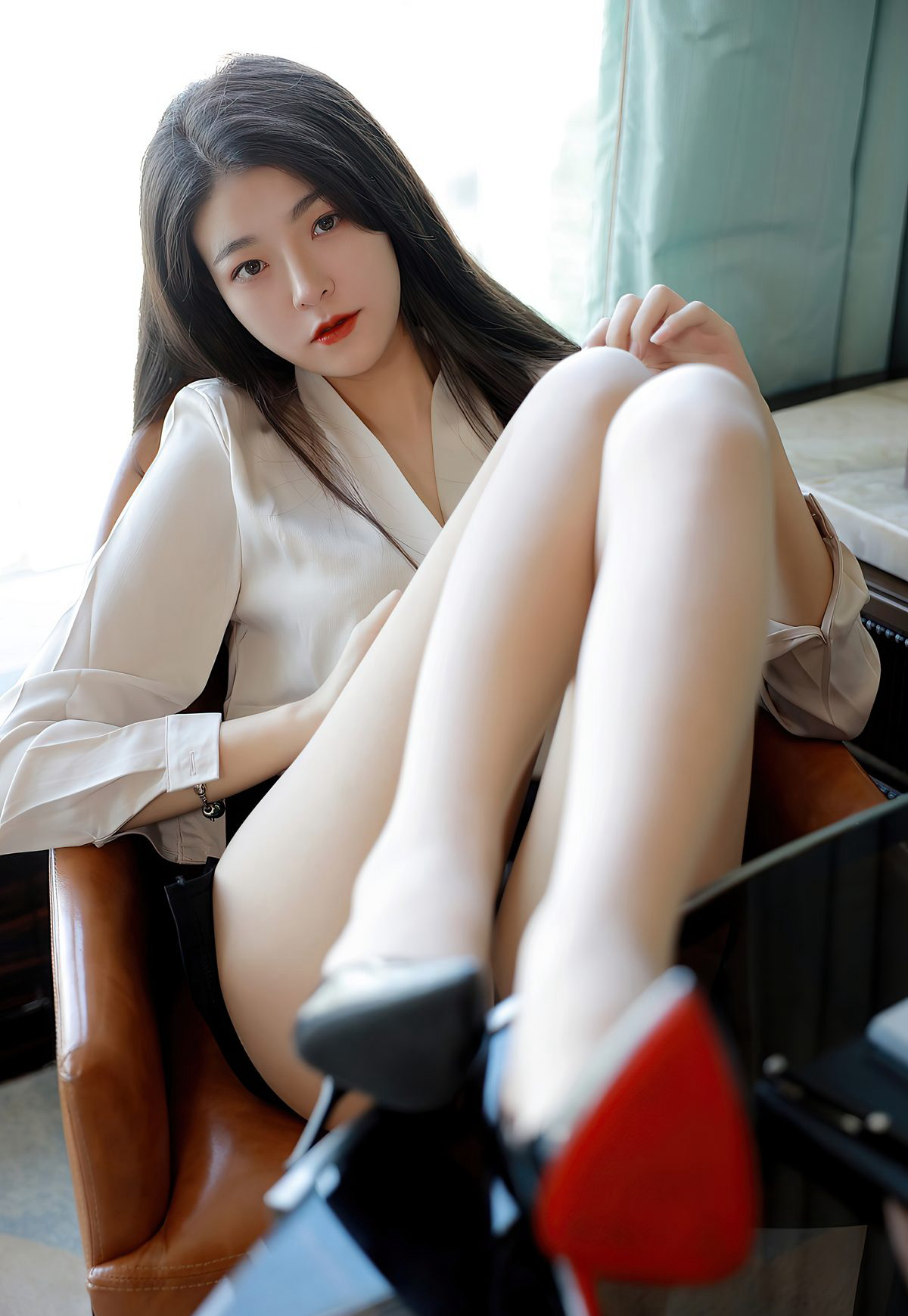 Laura 수유통 제복 비서 육색 스타킹 아름다운 다리 섹시한 짧은 치마 사무실 유혹