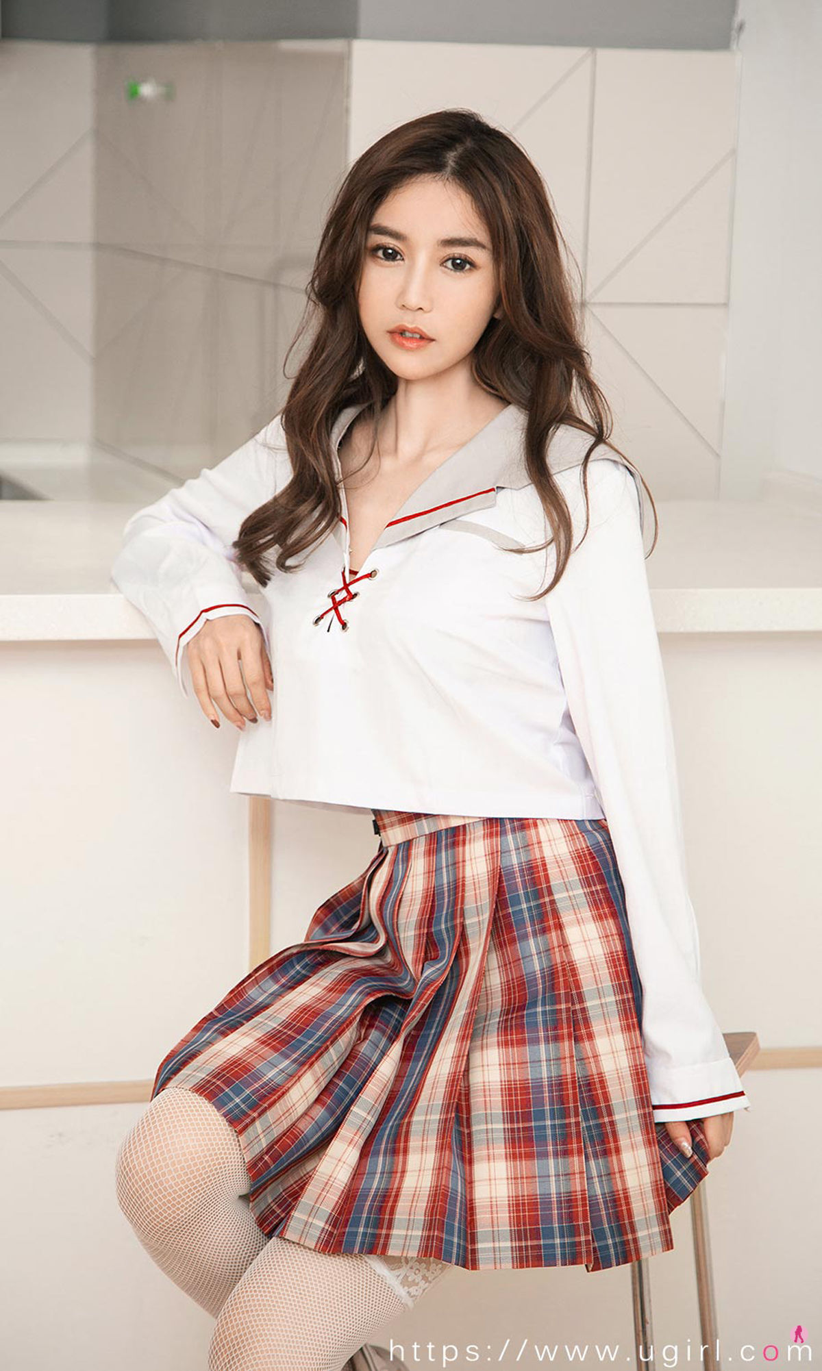 Ái Dư Vật Ugirls] No.1952 Điền Tiểu Yên Hoa Hồng Cô Đơn