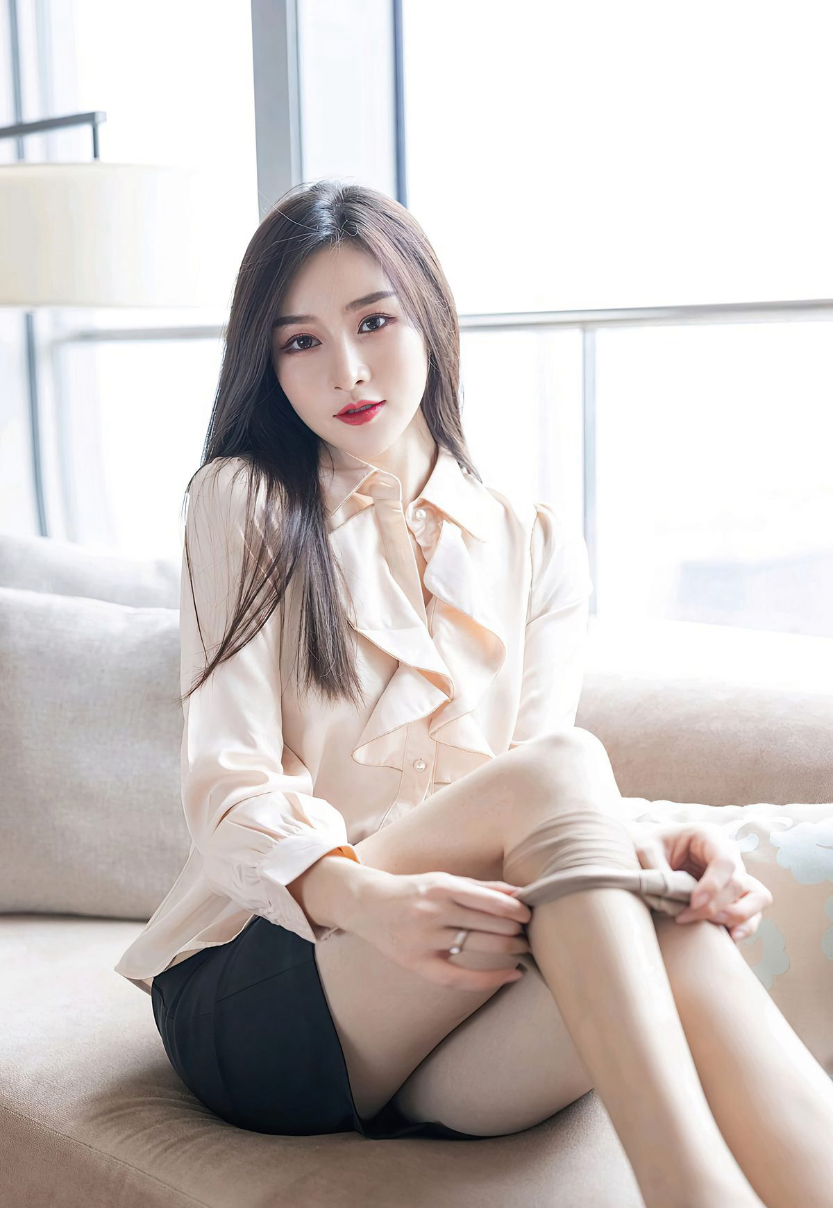 Ai Mi She beautiful mature woman Vanessa sexy stockings jade feet high heels sexy beautiful buttocks seductive poses