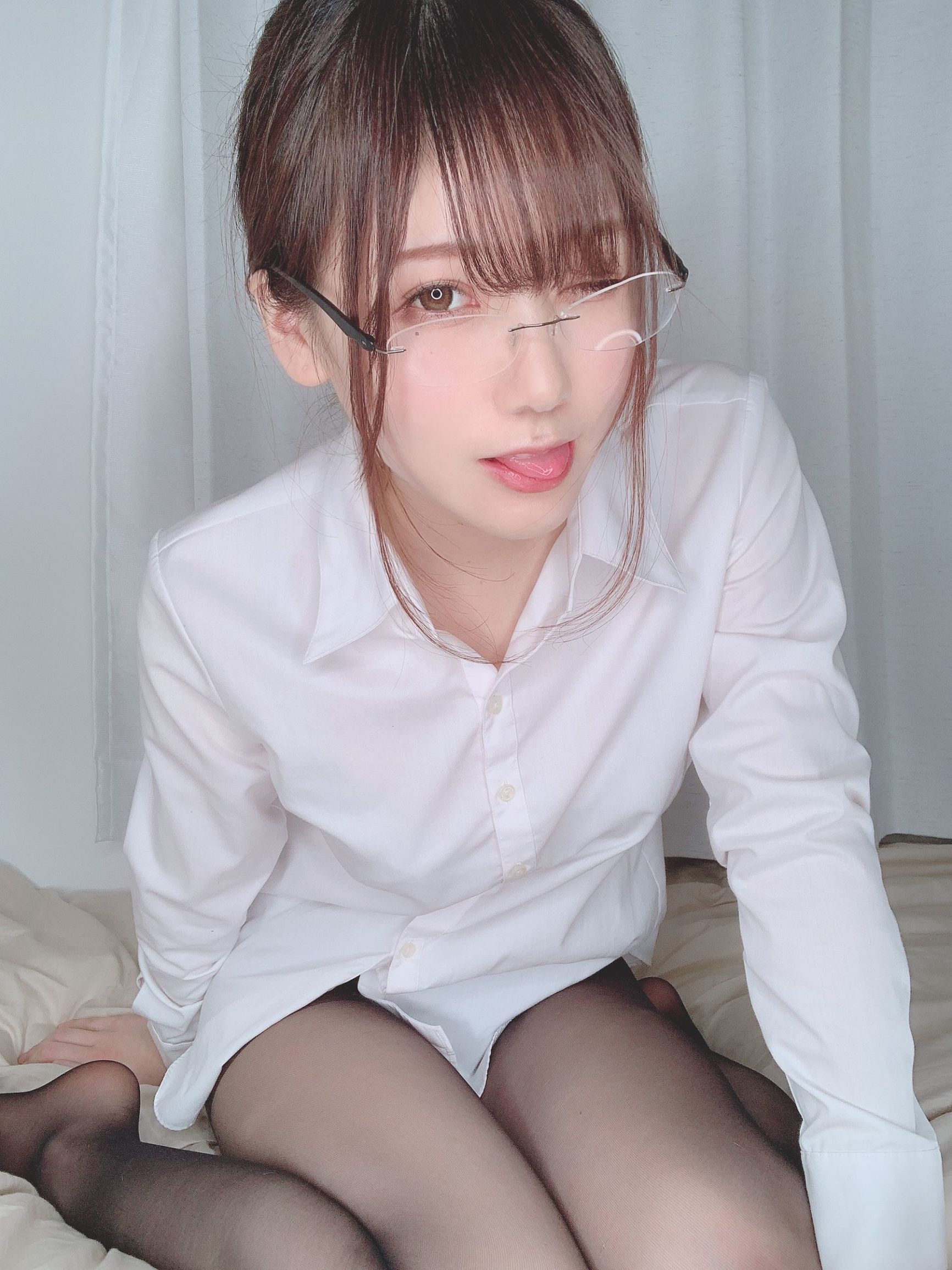 Internet Celebrity Cosplayer] Japanese Sweet Cosplayer Kenken [Fantia] 2020.05 Stockings (Ripped Ver.)