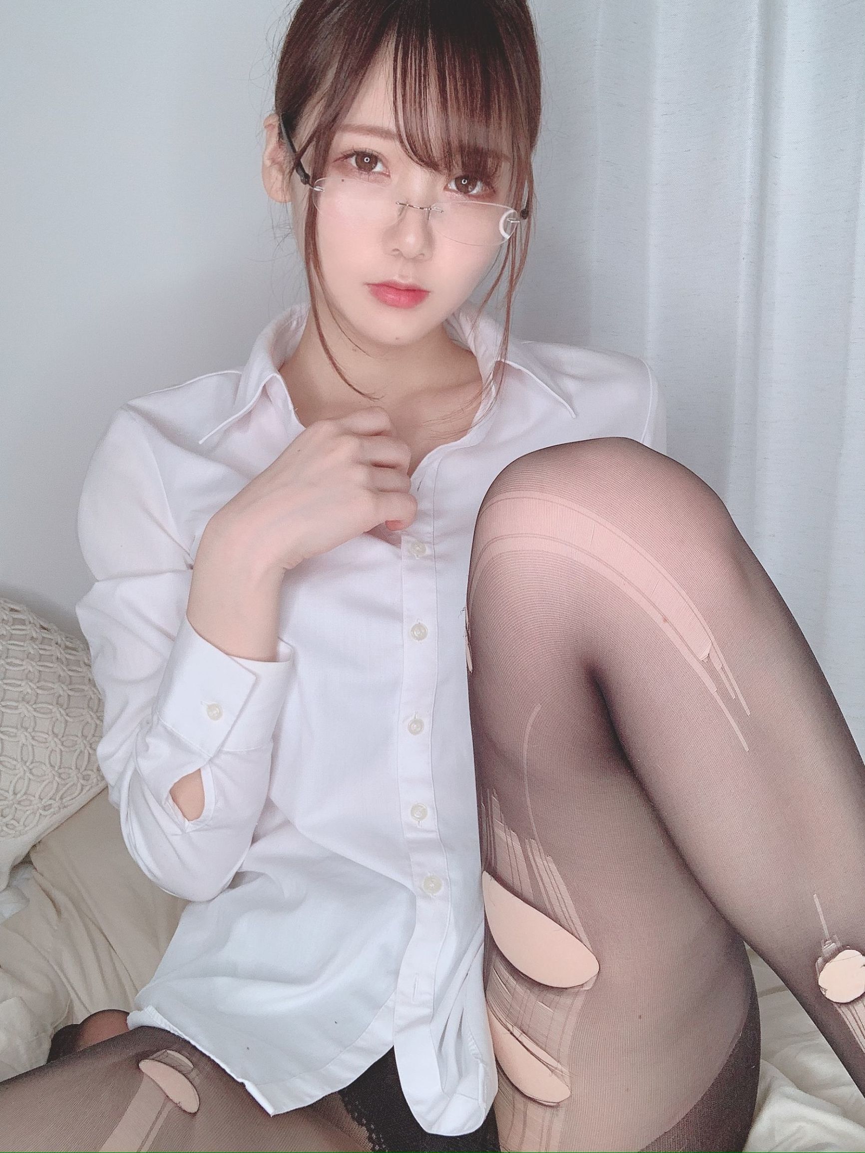 Internet Celebrity Cosplayer] Japanese Sweet Cosplayer Kenken [Fantia] 2020.05 Stockings (Ripped Ver.)