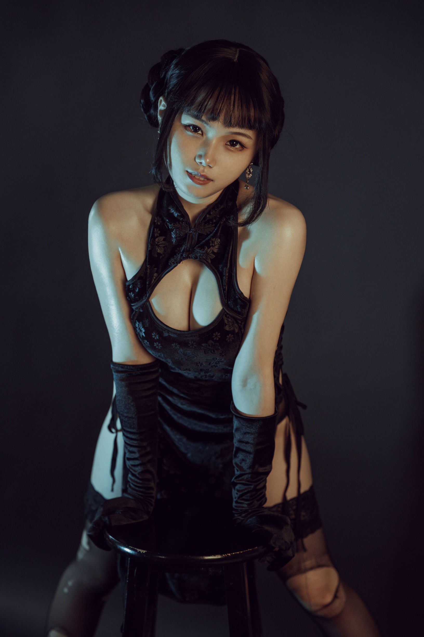 Cosplayer Nổi Tiếng] Thất Nguyệt Miêu Tử - Cheongsam Đen