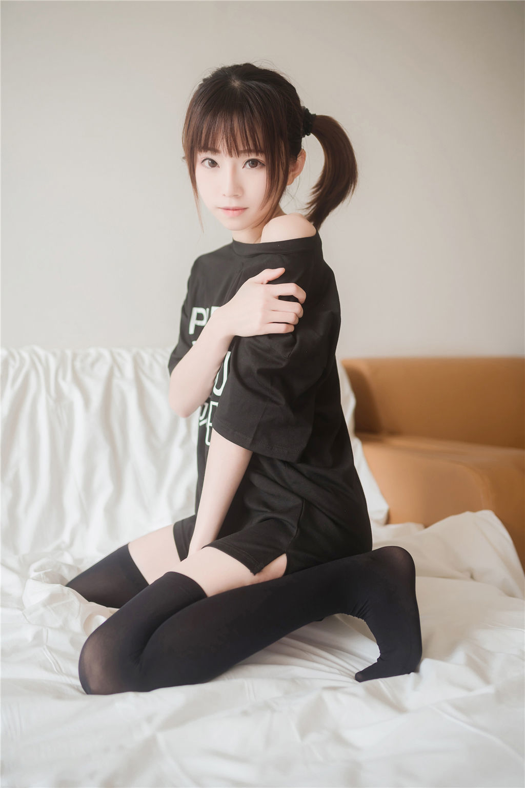 ネット有名人COSER] アニメブロガー キタロー - 半袖ツインテール