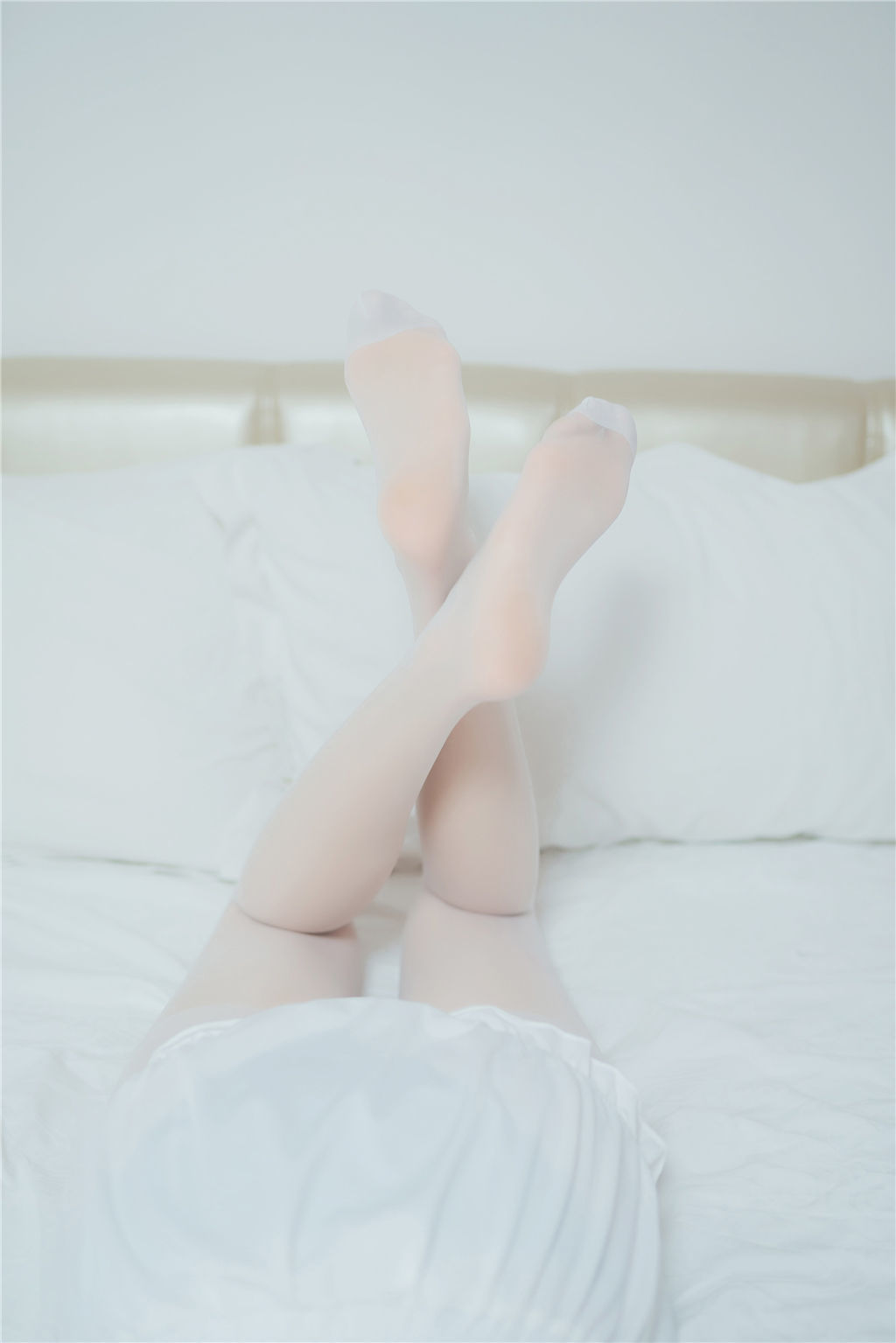 Internet Celebrity Coser] Anime Blogger Kitaro_绮太郎 - White Silk Outfit