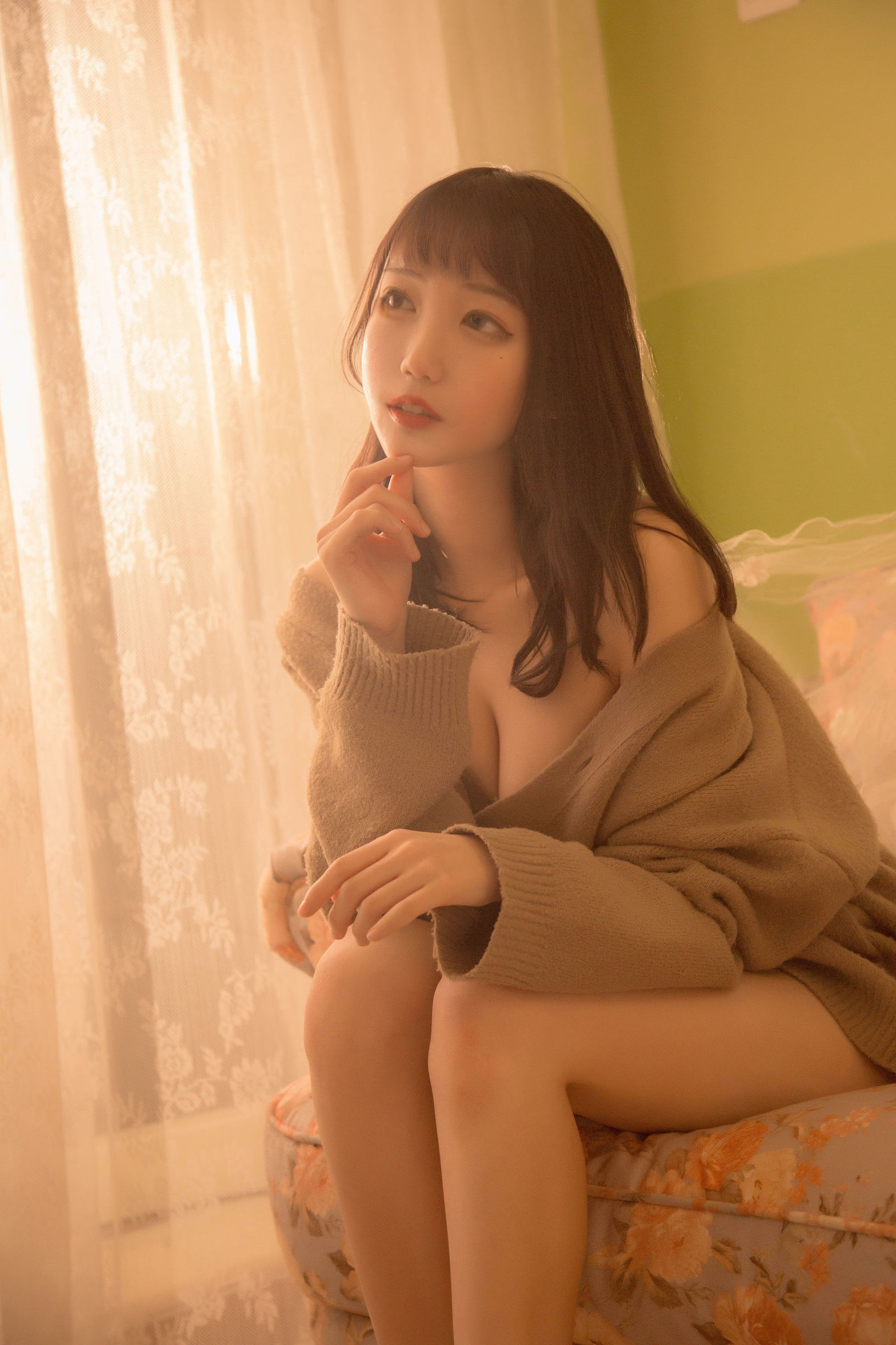 Net red COSER] Zhou Ji là Thỏ dễ thương - Áo len retro