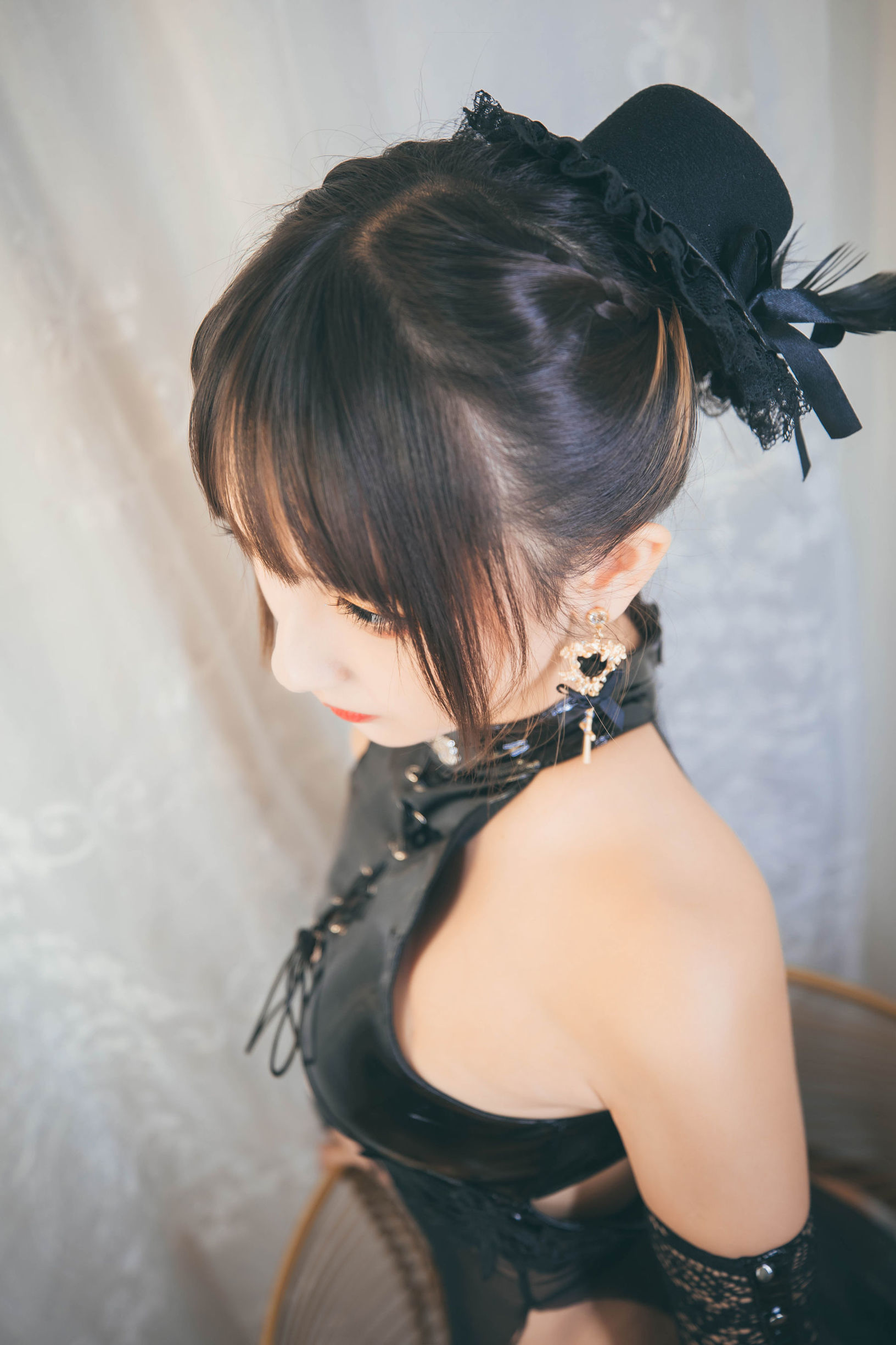 ネットレッドコスプレイヤー] ロリ神楽坂真冬の風と月-黒旗袍