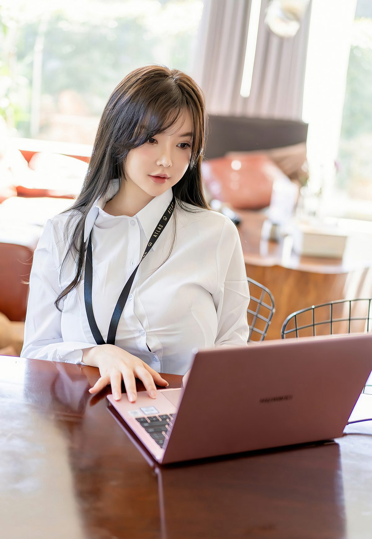 Nuo Meizi 2021: Office Temptation with Uniform, Black Silk, Sexy Perky Buttocks of a Beautiful Young Woman