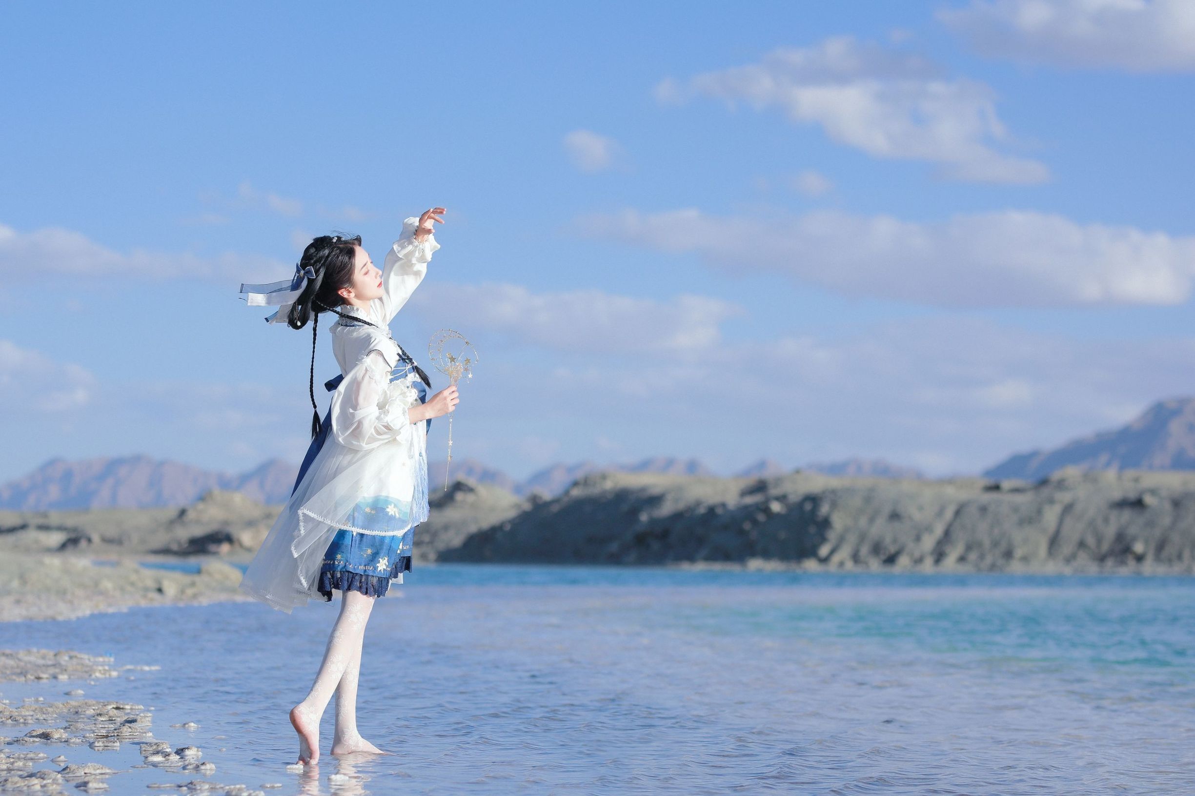 Internet Celebrity Coser] Weibo Blogger Cang Dalao - The Bright Moon Rises Over the Sea