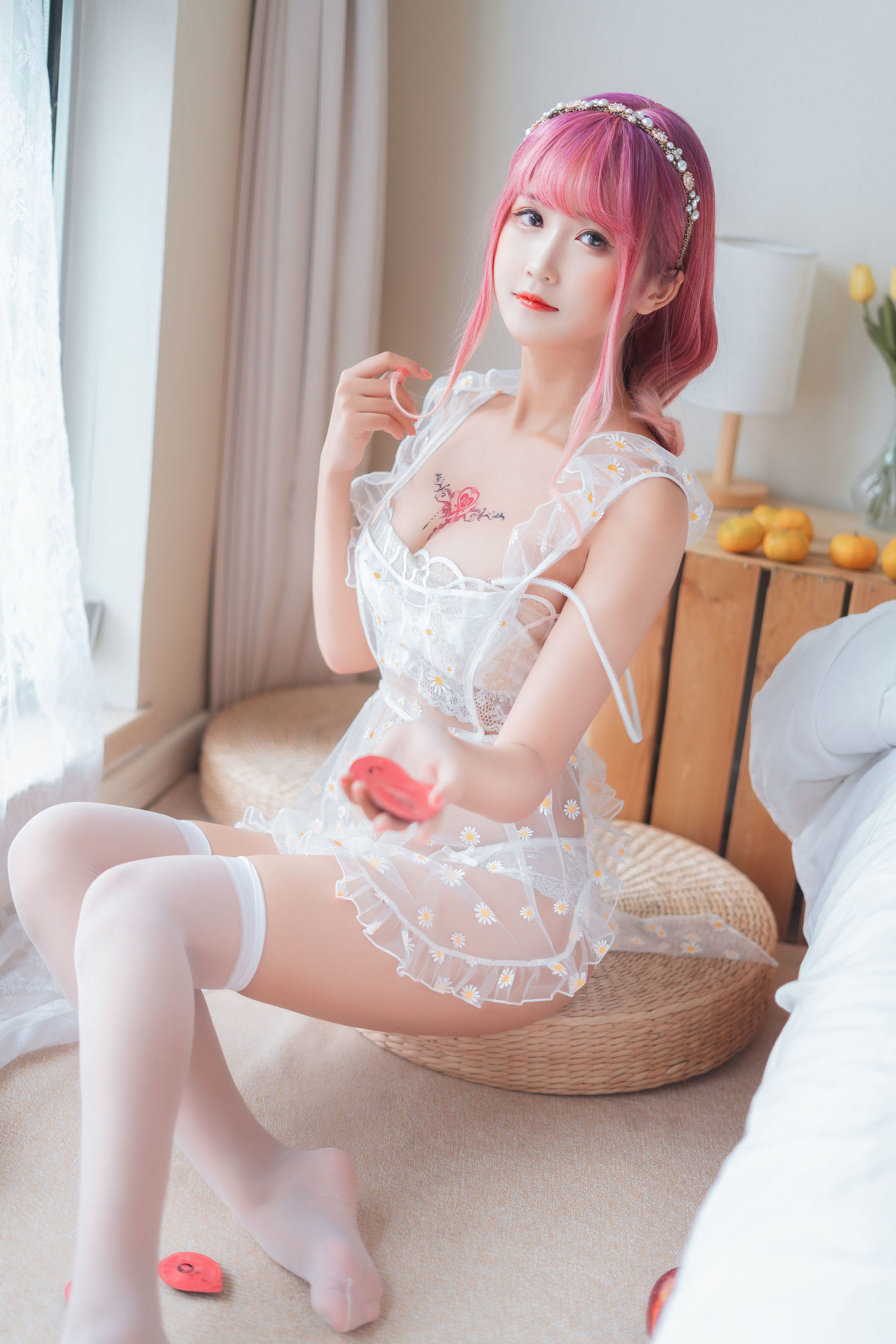 網紅COSER] 微博妹子三度_69 - 雛菊圍裙