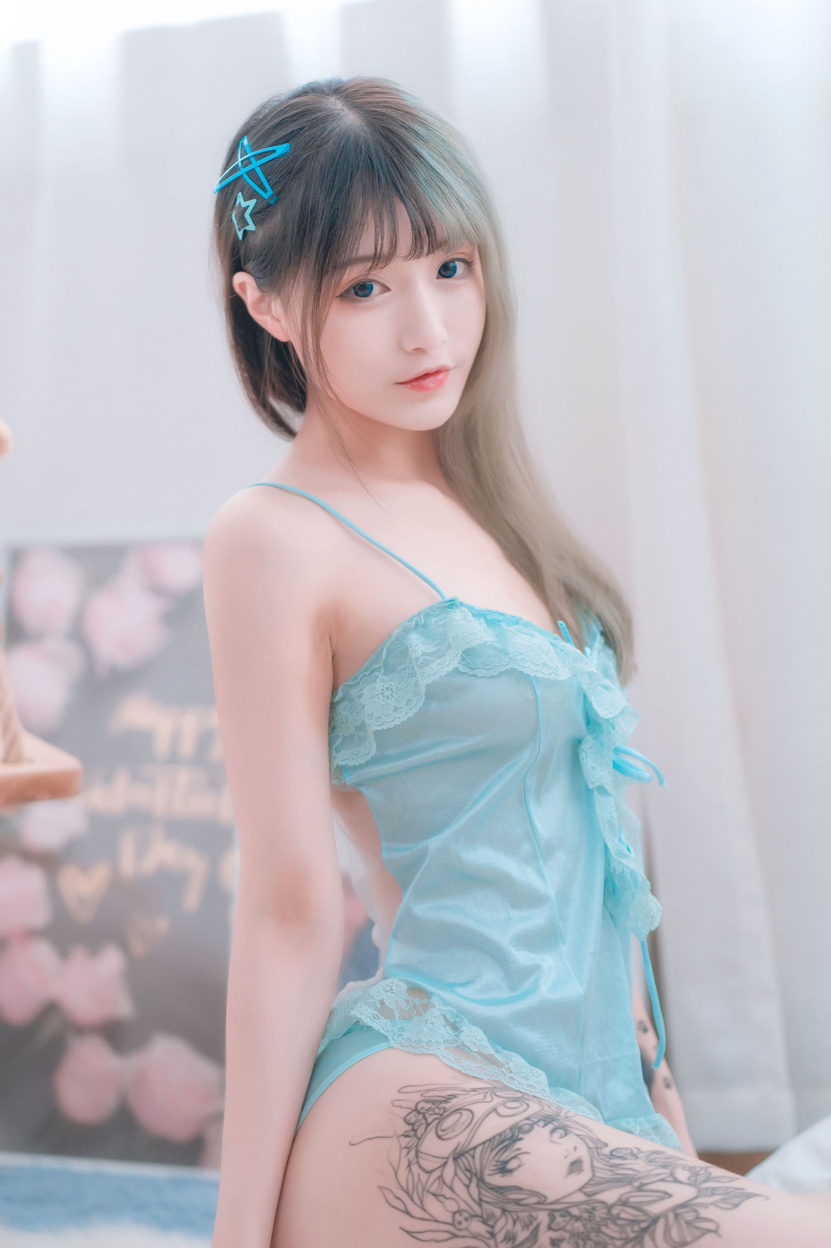 [网红COSER] 动漫博主铁板烧鬼舞w - 露背