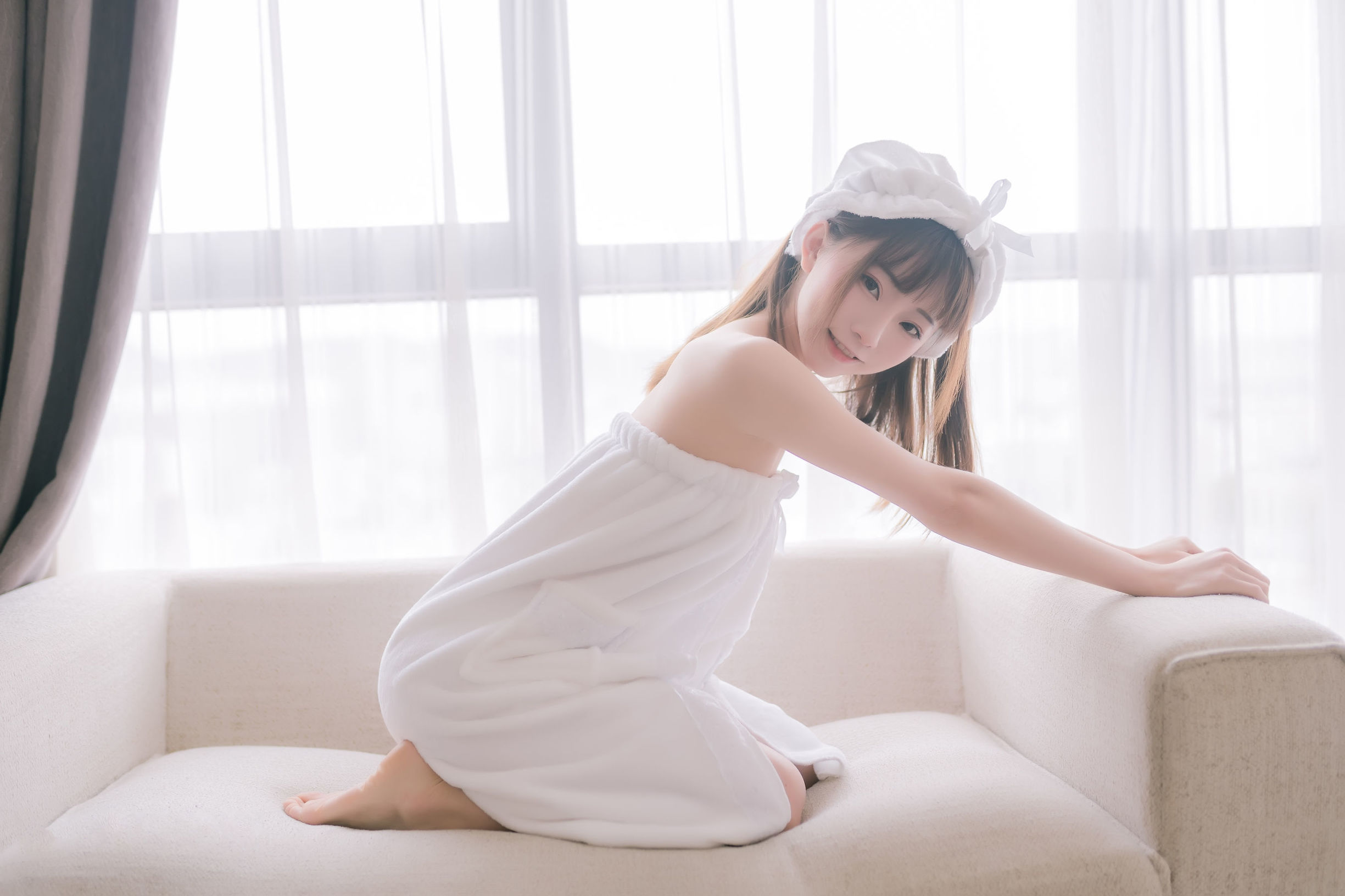 Coser Nổi Tiếng] Blogger Anime Kitaro_绮太郎 - Khăn Tắm Trắng Tinh