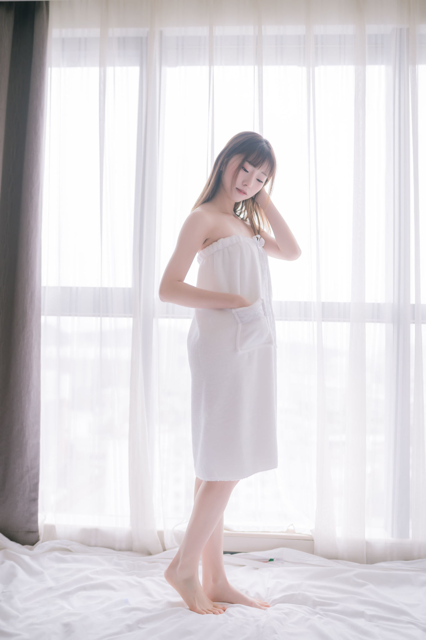 網紅COSER] 動漫博主Kitaro_绮太郎 - 純白浴巾