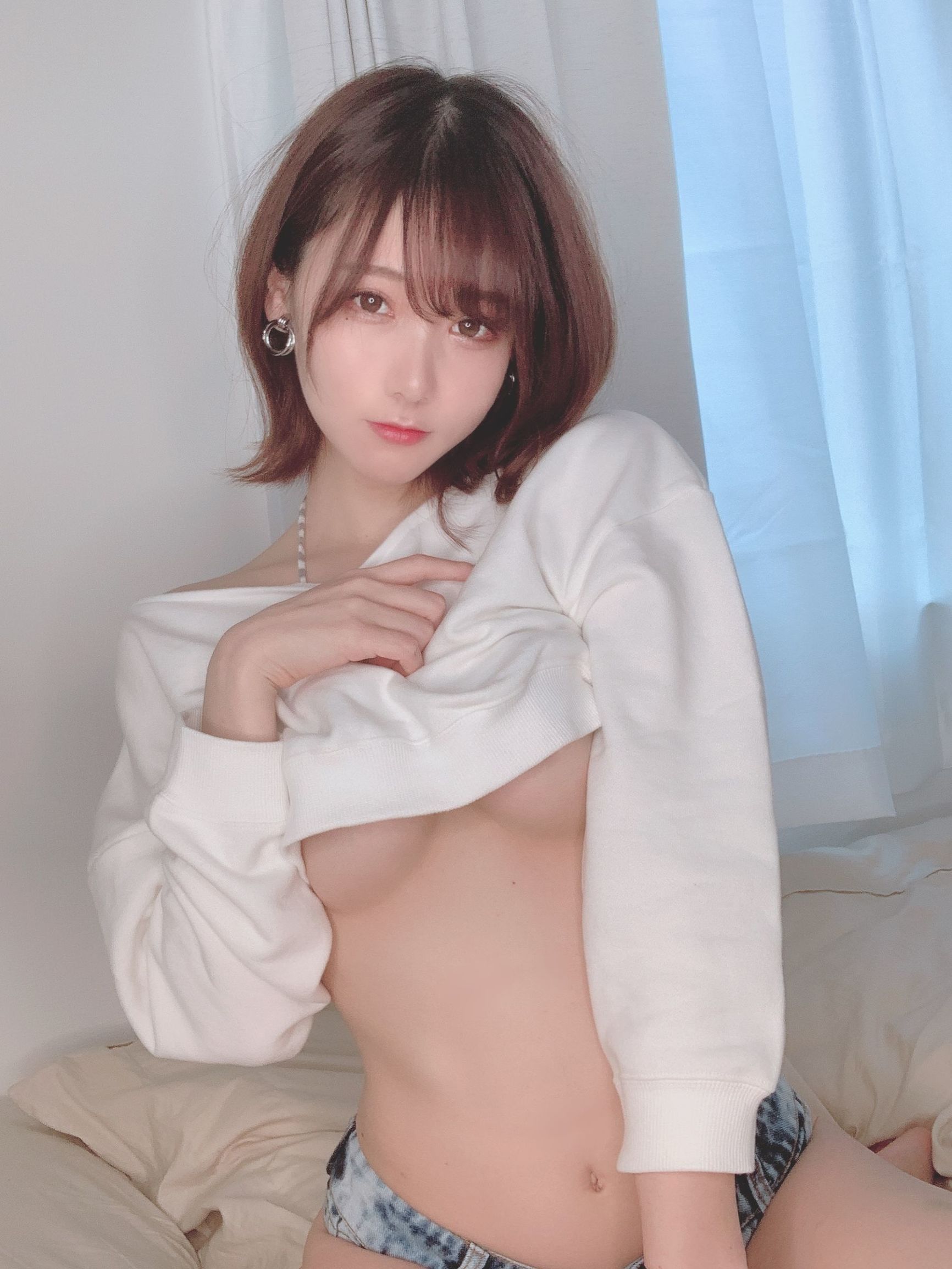 網紅COSER] 日本甜美COSER肯肯[fantia] 2020.05 短款運動衫×運動胸罩