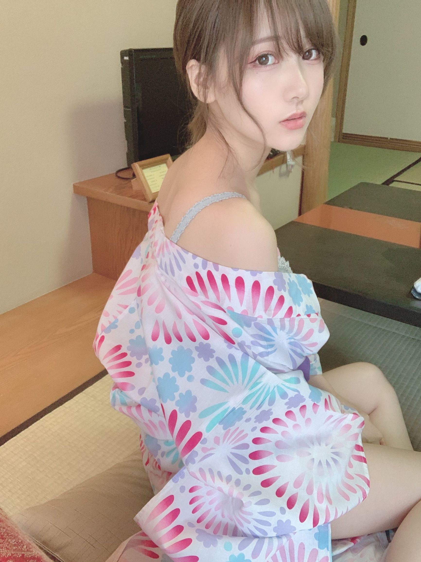 Internet Celebrity Coser] Japanese Sweet Coser Kenken [Fantia] 2020.06 Fireworks Pattern Yukata 