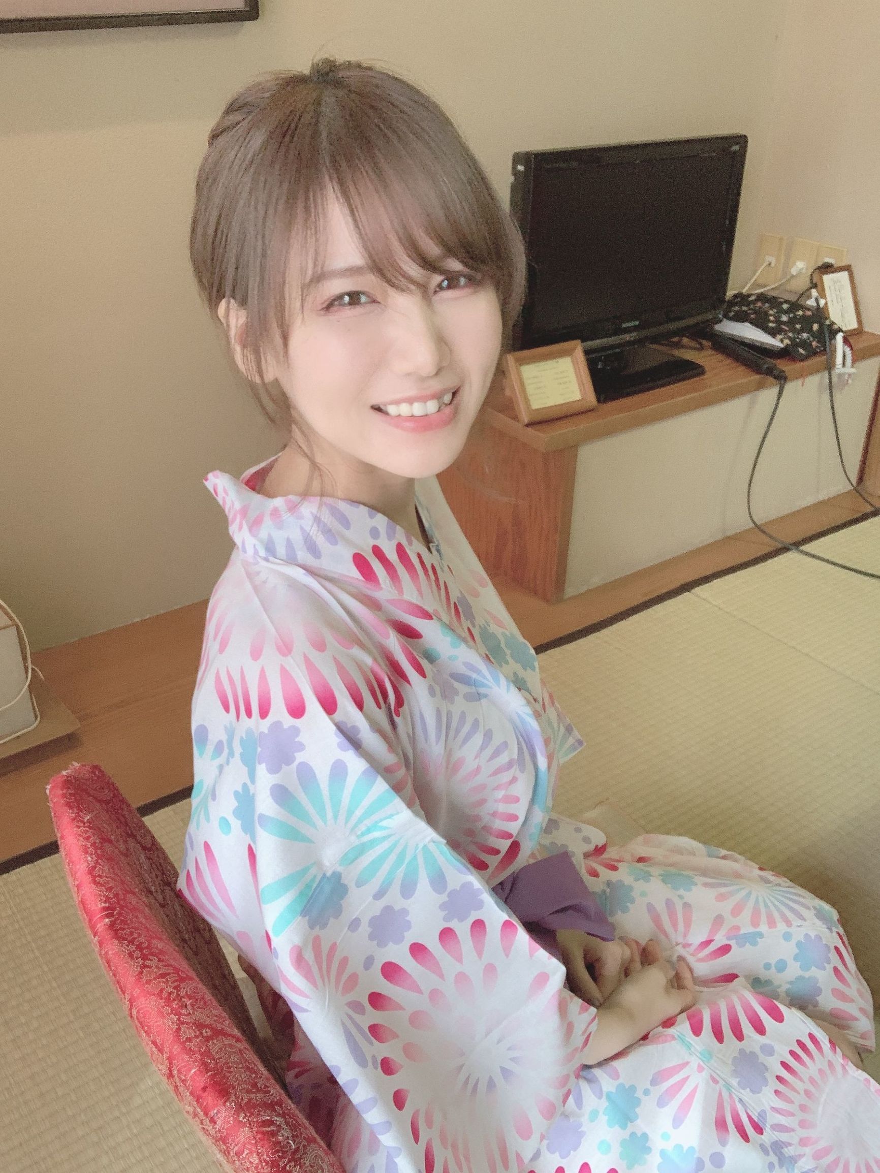 Internet Celebrity Coser] Japanese Sweet Coser Kenken [Fantia] 2020.06 Fireworks Pattern Yukata 