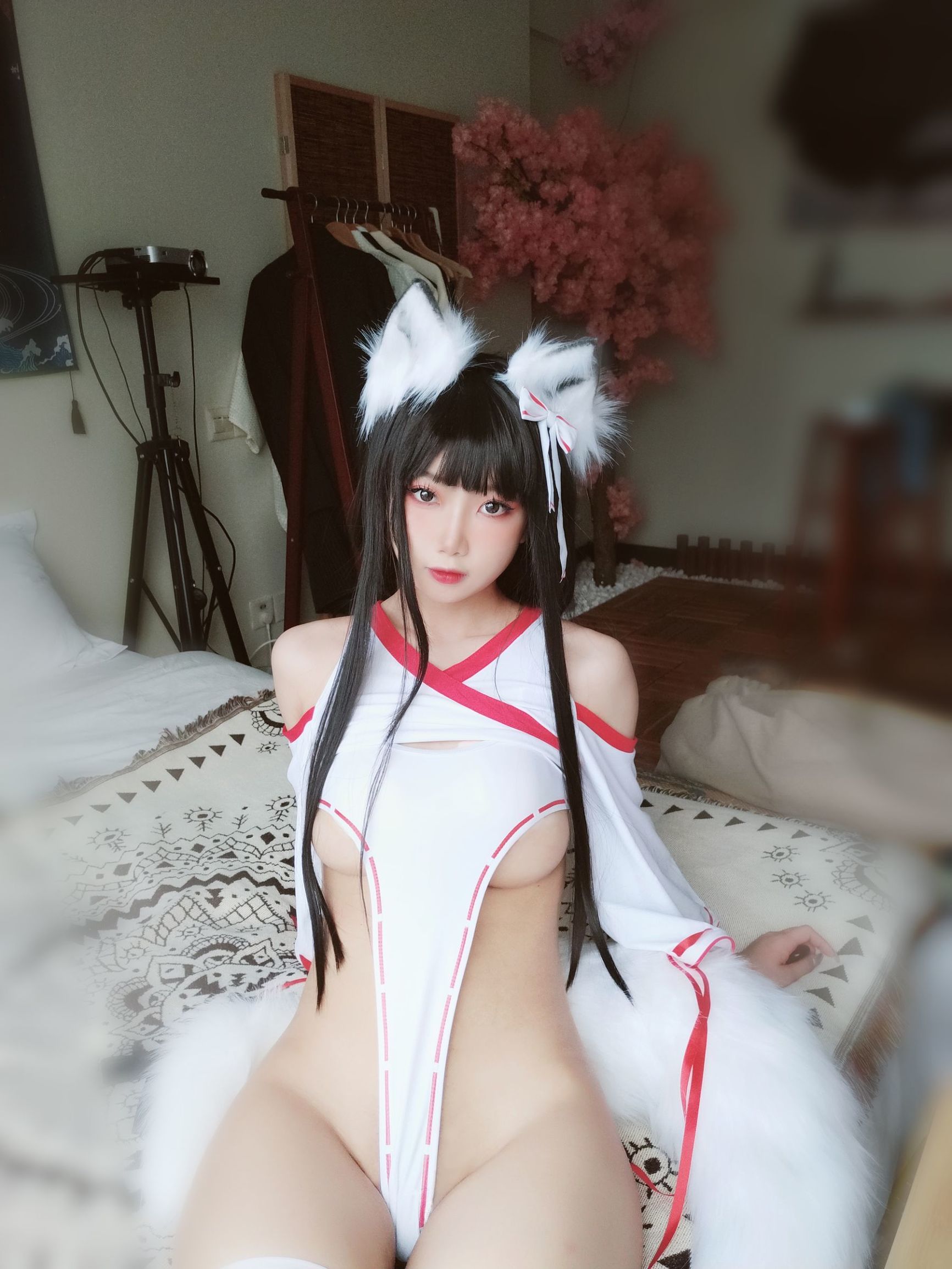 Coser Ngôi Sao Mạng] Cô Gái Đẹp Da Trắng Mịn - Yao Quỷ Thú - Nữ Phù Thủy Tai Cáo