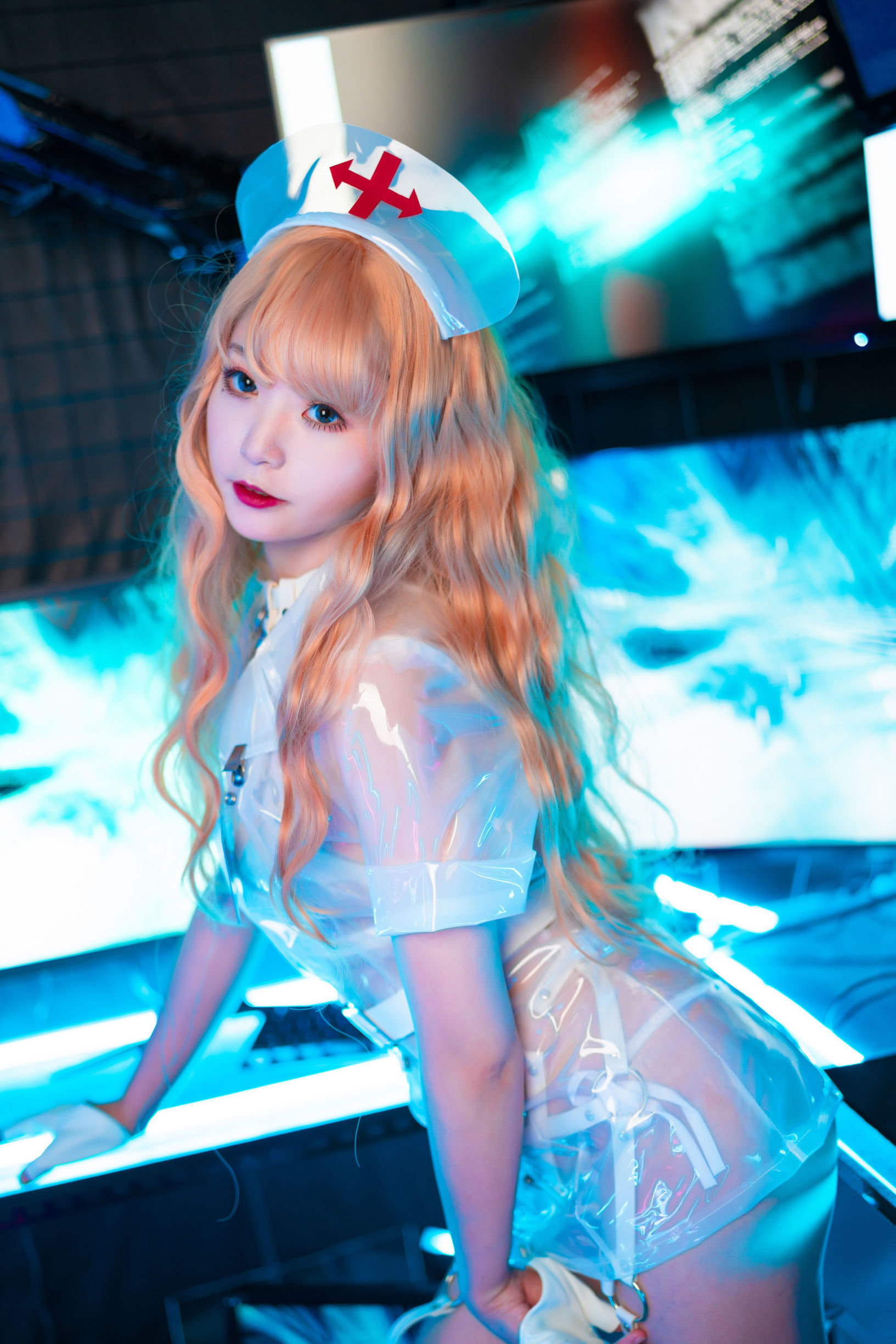 Ngôi sao mạng COSER] Moe Mei là Thanh Thủy - Y tá Wai Meng