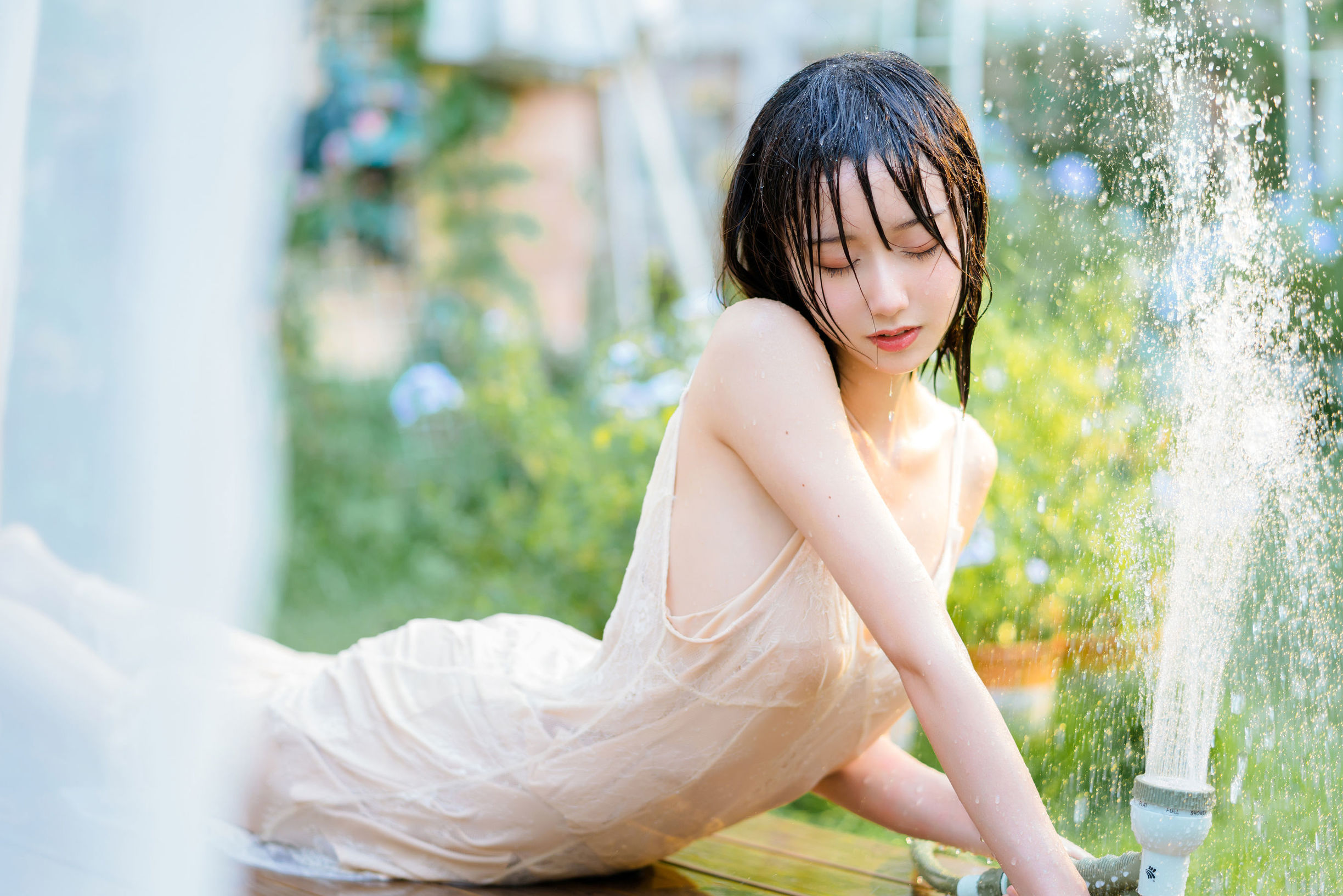 ネット有名人COSER] 萌え系お姉さんムミェンミェンOwO - 湿潤微風