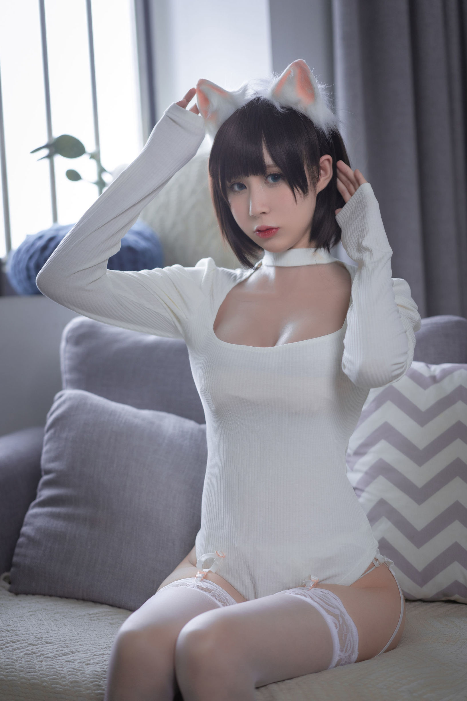 Cosplayer Nổi Tiếng Trên Mạng] Tây Viên Tự Nam Ca - Mèo Trắng Áo Liền Thân Trắng