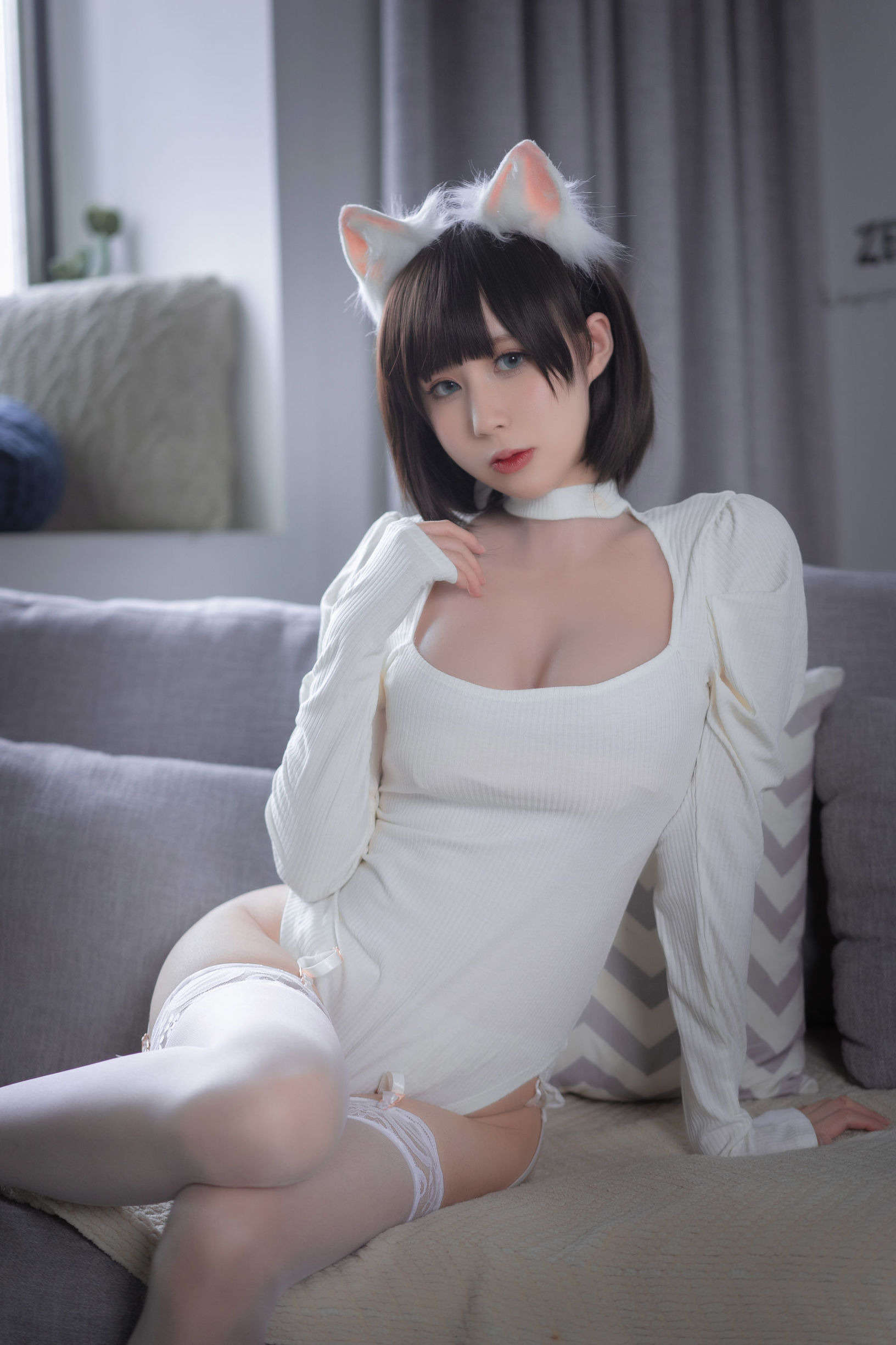 Cosplayer Nổi Tiếng Trên Mạng] Tây Viên Tự Nam Ca - Mèo Trắng Áo Liền Thân Trắng