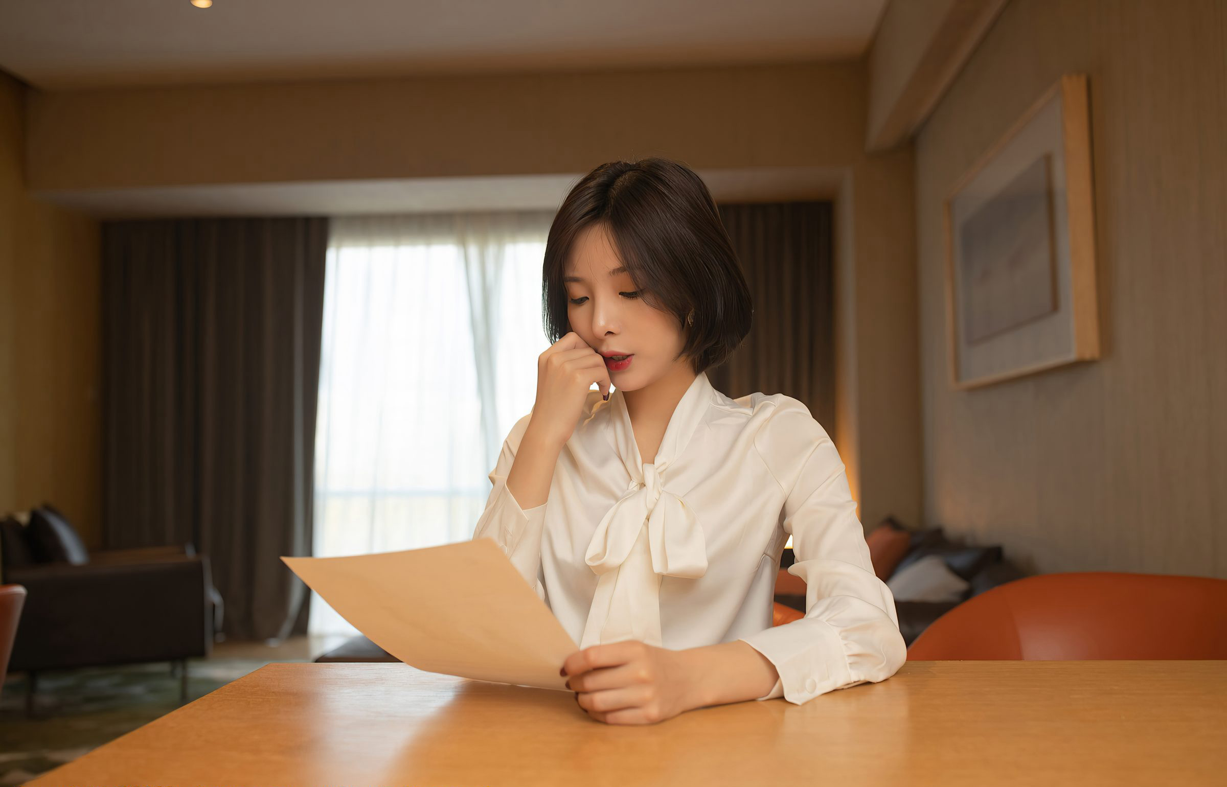 セクシー女神チェンシャオミャオ黒シルク美脚セクシーミニスカート制服誘惑セクシー玉足