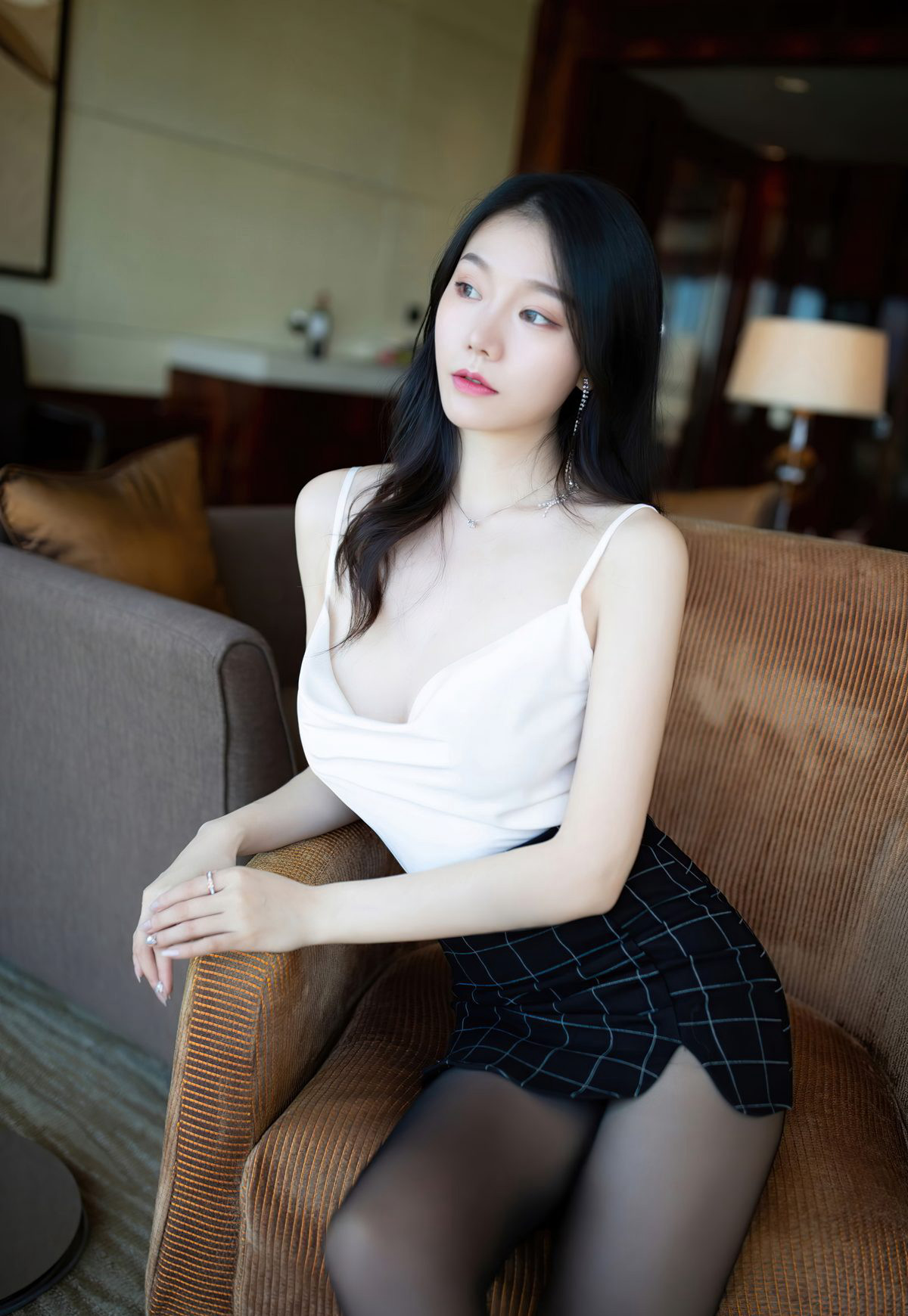 安然瑪莉雅白嫩美少婦黑絲襪誘惑撅臀姿勢風騷進入
