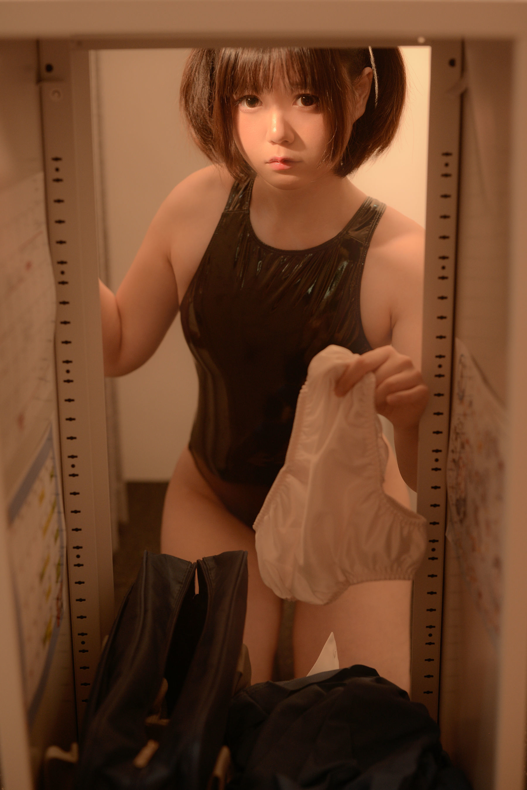 Cosplay] 京肉肉 Vol.18 乳膠緊身衣女孩 乳膠