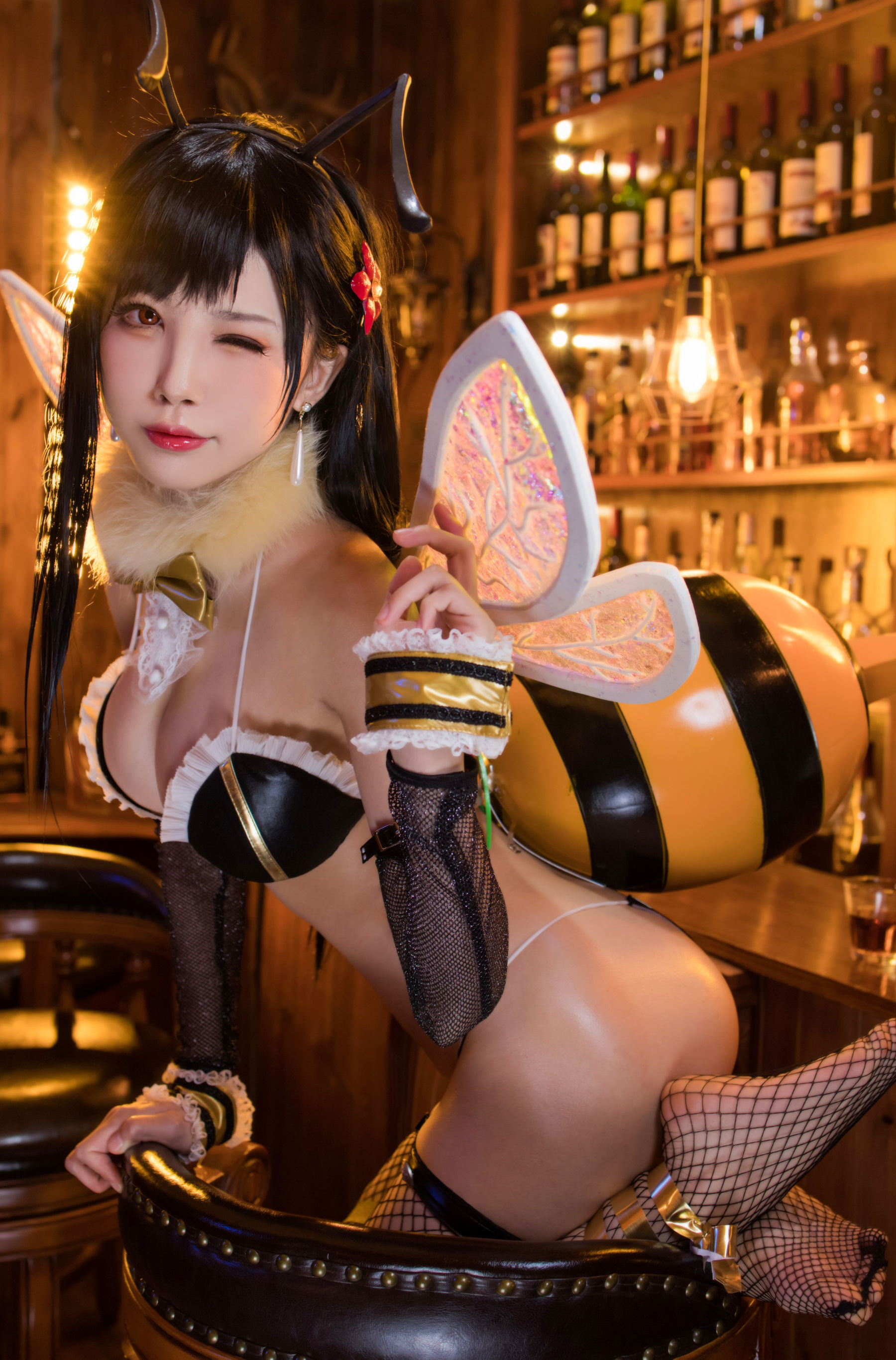 Cosplay] Blogger Anime Shuimiao Aqua - Ong Mật Da Đen