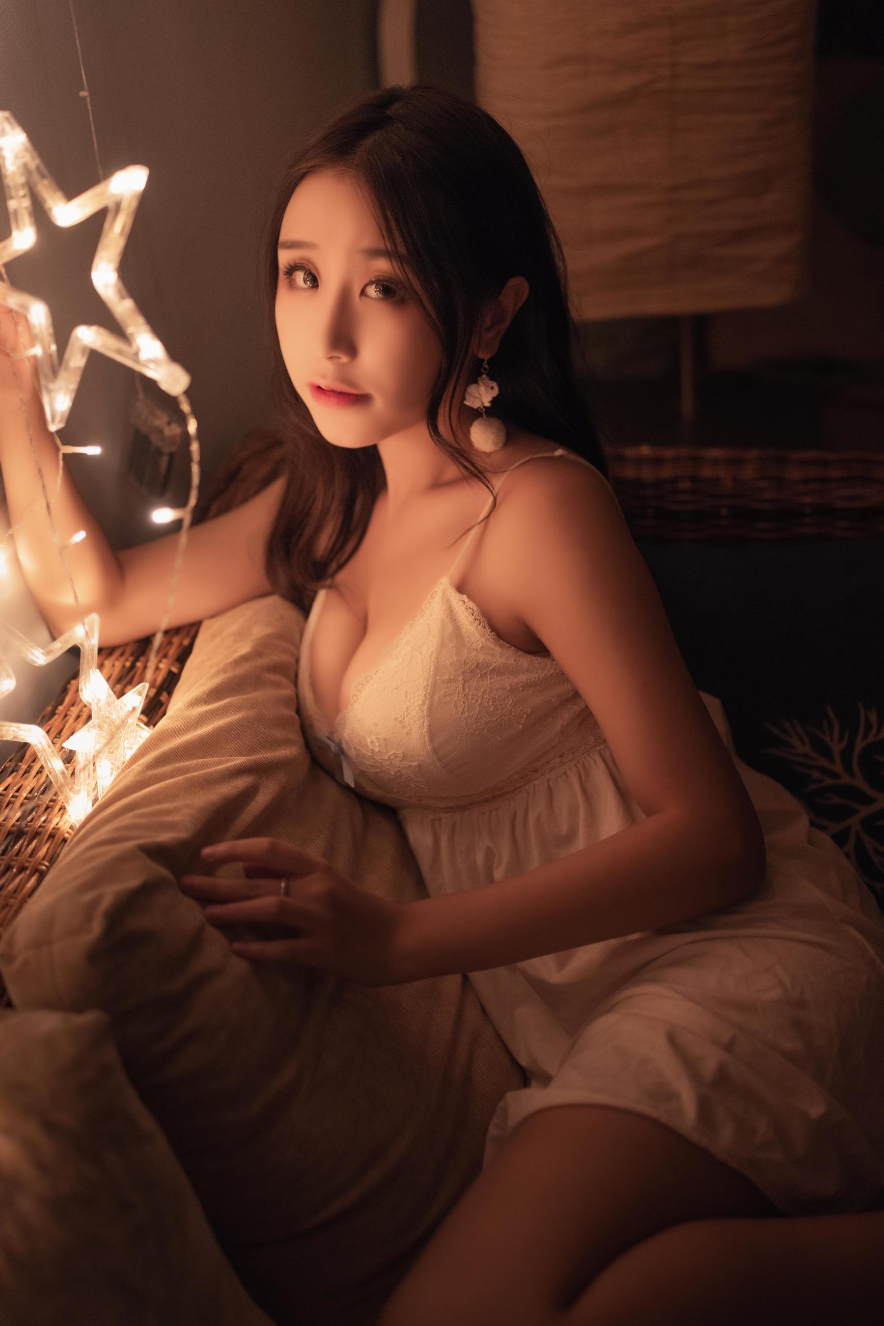 Cosplay] 動漫博主穆零Mu0 - 燈下睡衣
