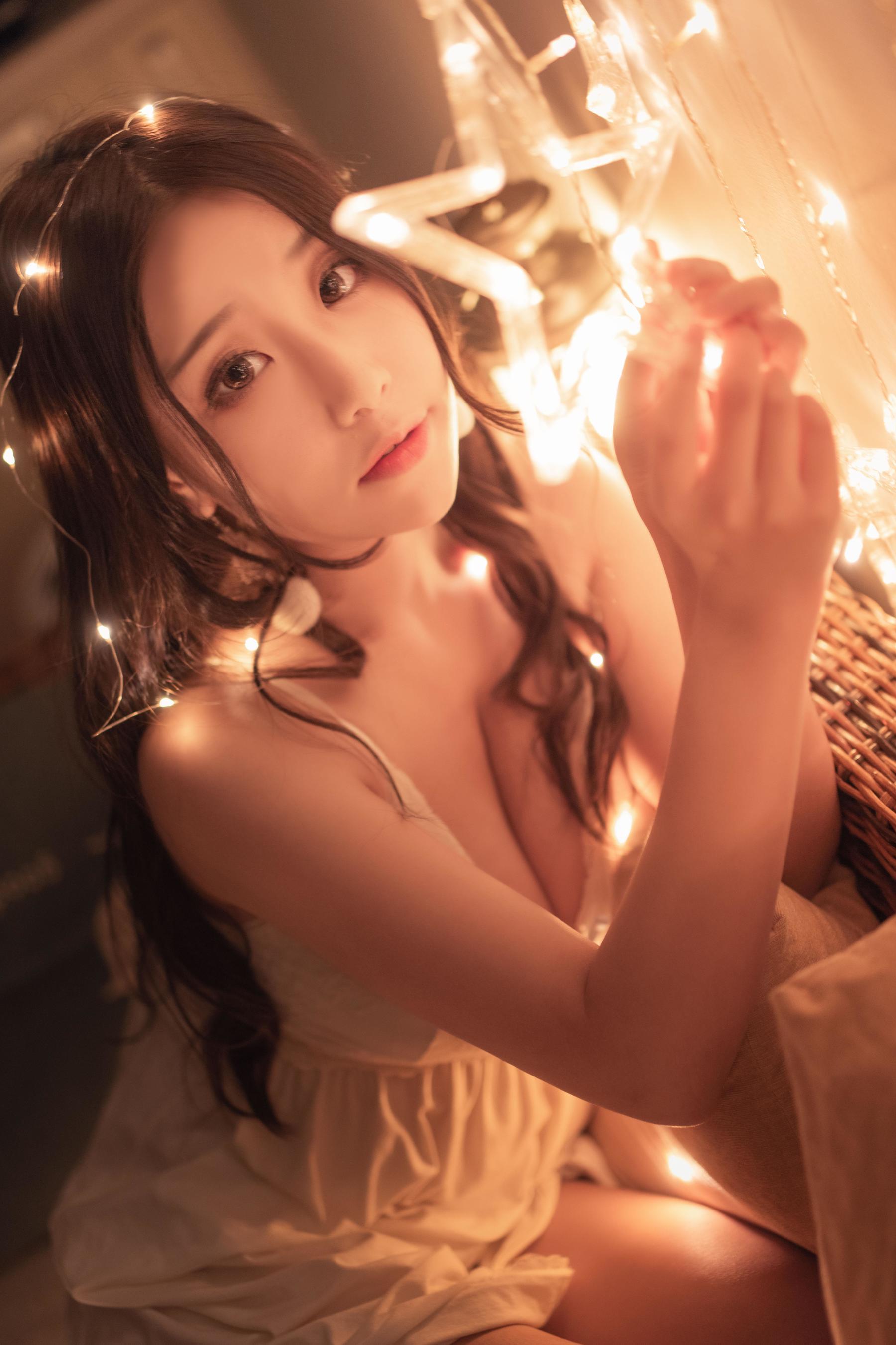 Cosplay] Anime Blogger Mu Ling Mu0 - Under the Lamp Pajamas