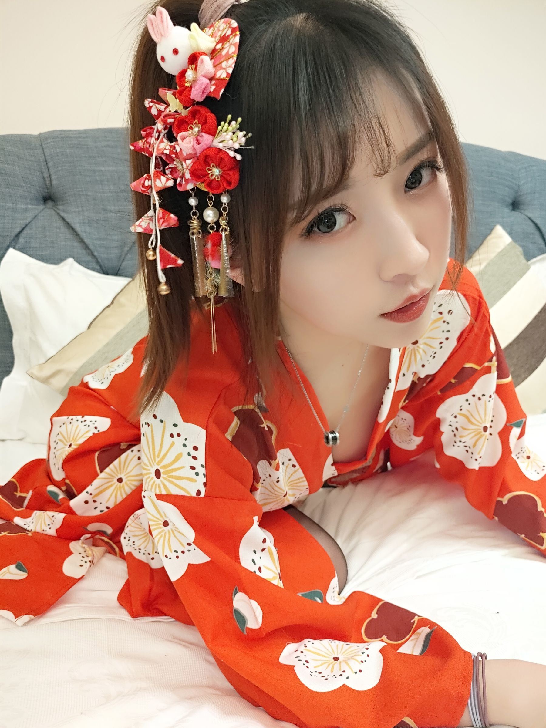 Cosplay] Douyu Streamer Little Witch Luna - Kimono with Peach Heart Black Long Stockings