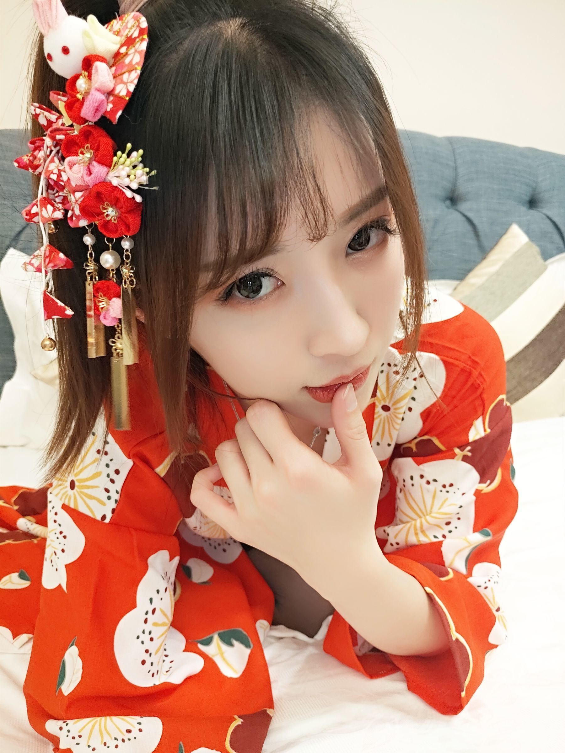 Cosplay] Douyu Streamer Little Witch Luna - Kimono with Peach Heart Black Long Stockings