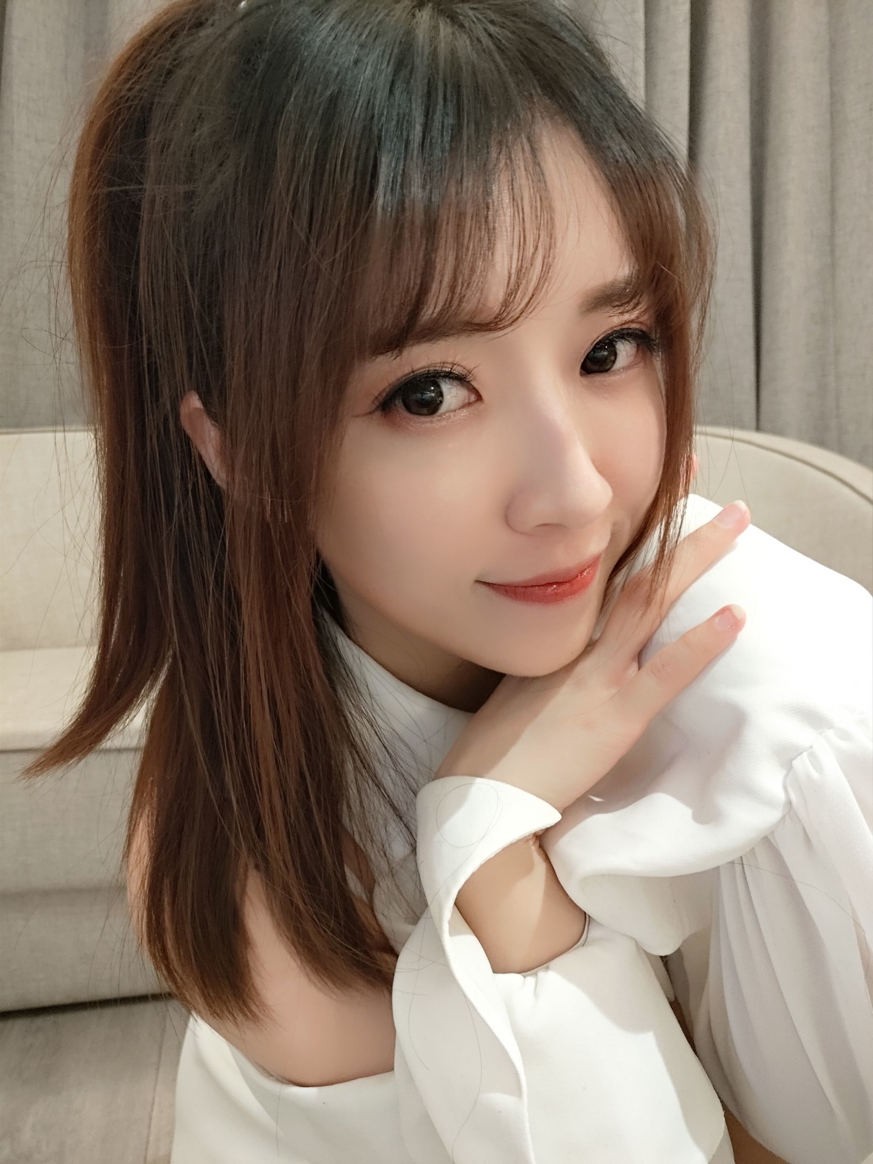 Cosplay] Streamer Đấu Ngư Tiểu Nữ Phù Thủy Luna - Áo sơ mi trắng sọc họa tiết dệt