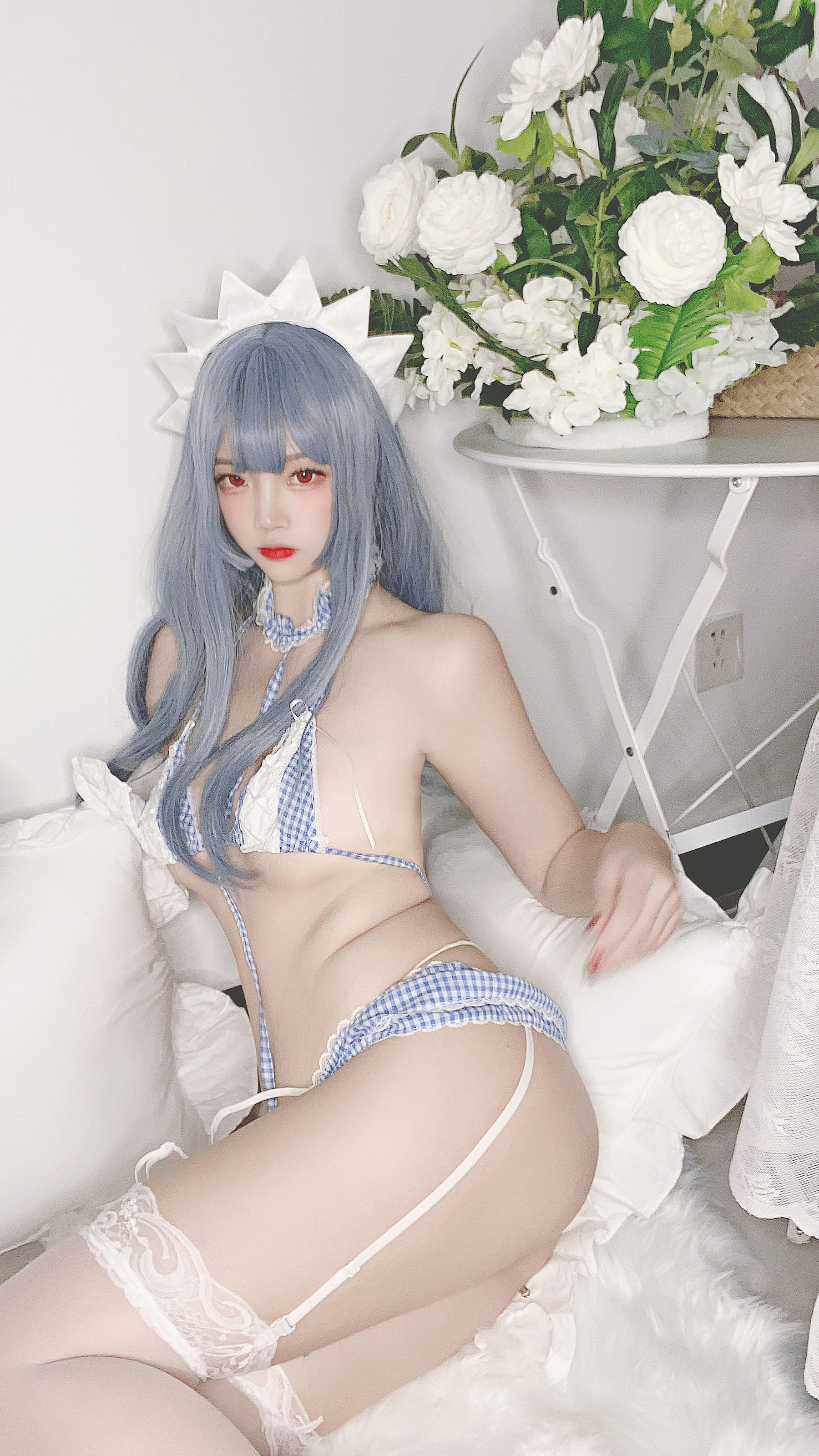 Cosplay] Coser Nisa Er Zuo nổi tiếng - Nữ hầu bikini kẻ caro xanh